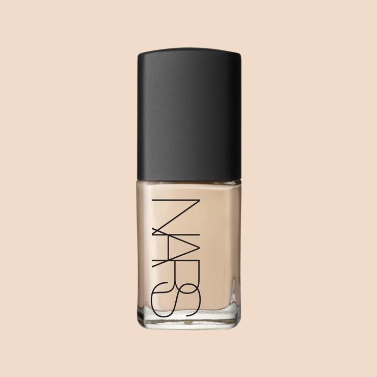 NARS 쉬어 글로우 파운데이션 6만5천원.