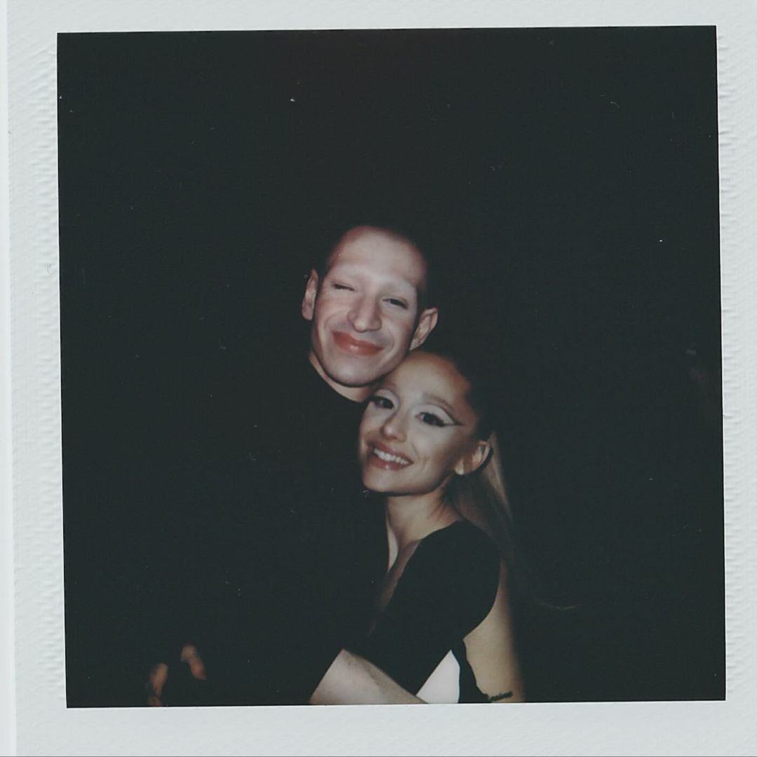 사진 / @arianagrande