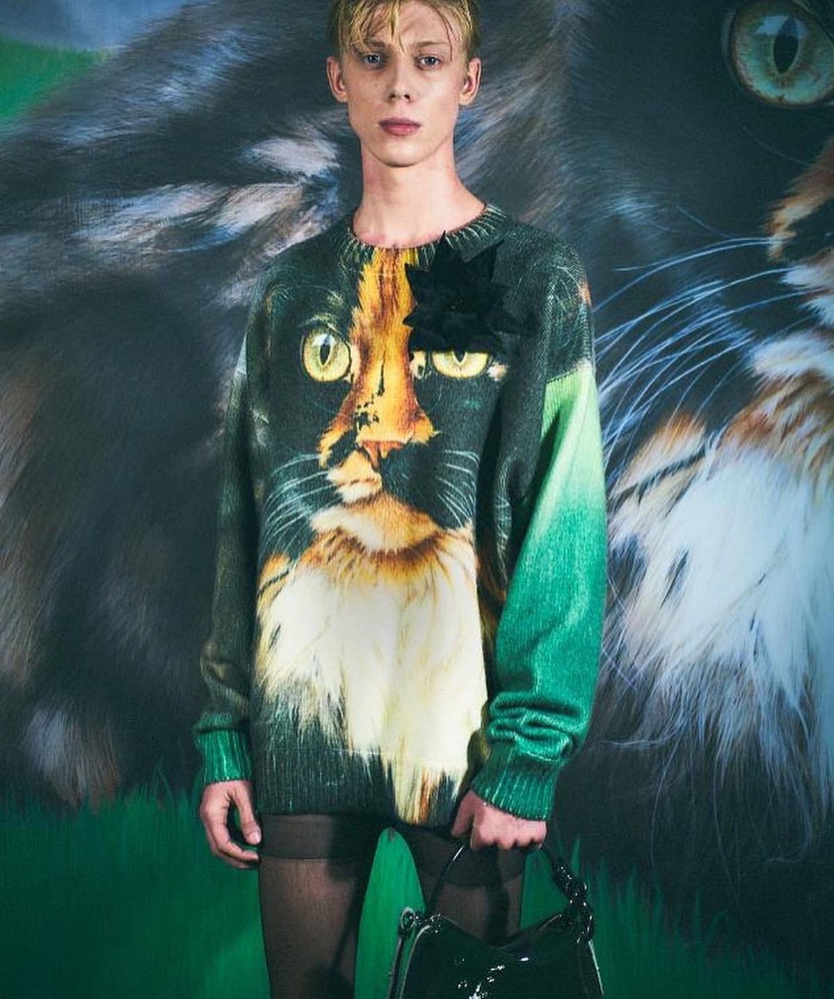 LOOK 8