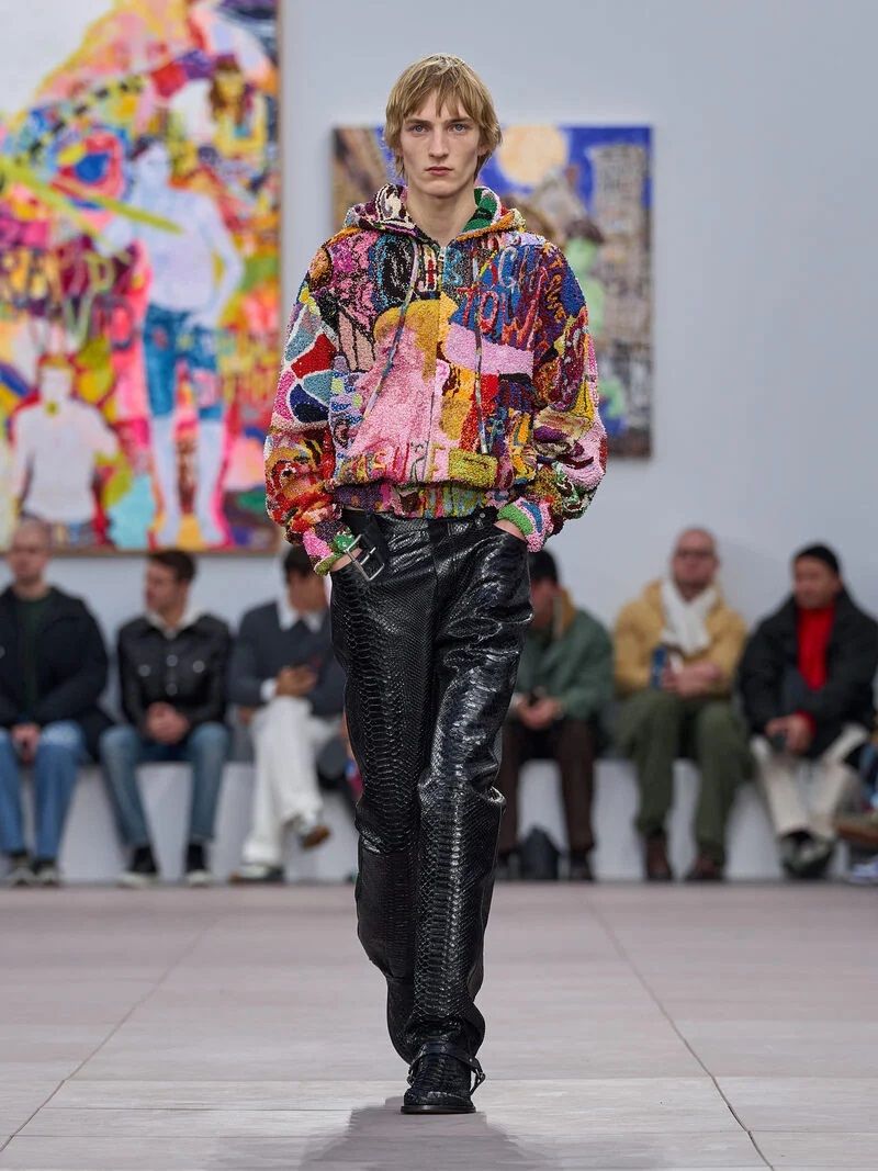LOOK 26