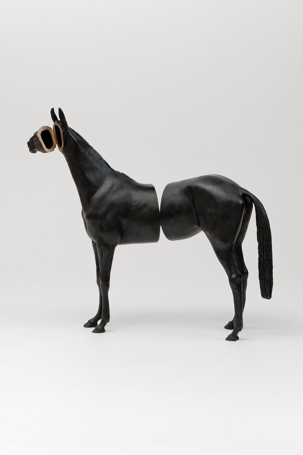 Etienne Chambaud Zebroid, 2024 Patinated bronze 43,8 x 50,2 x 17,5 cm Photo © Aurélien Mole 