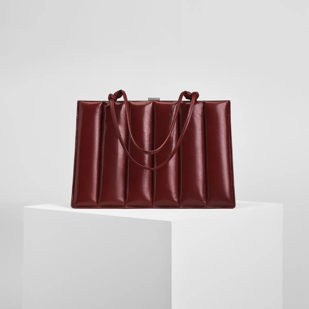 PHOEBE PHILO 드라이 백 립스틱 레드 4,800유로
