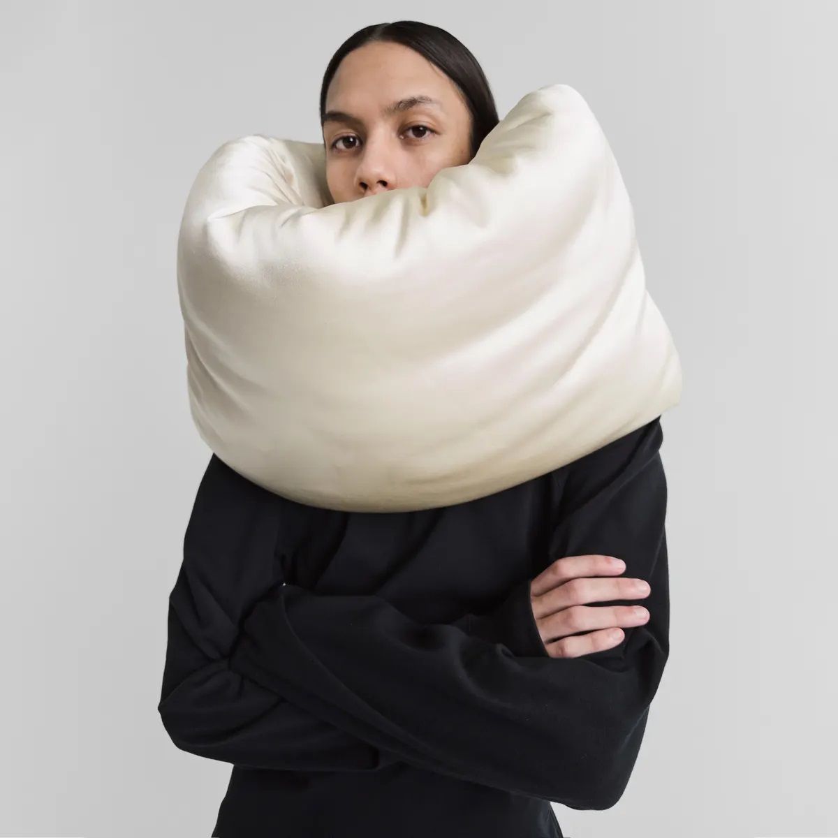 PHOEBE PHILO 필로우 스카프 크림 실크 새틴 1,500유로