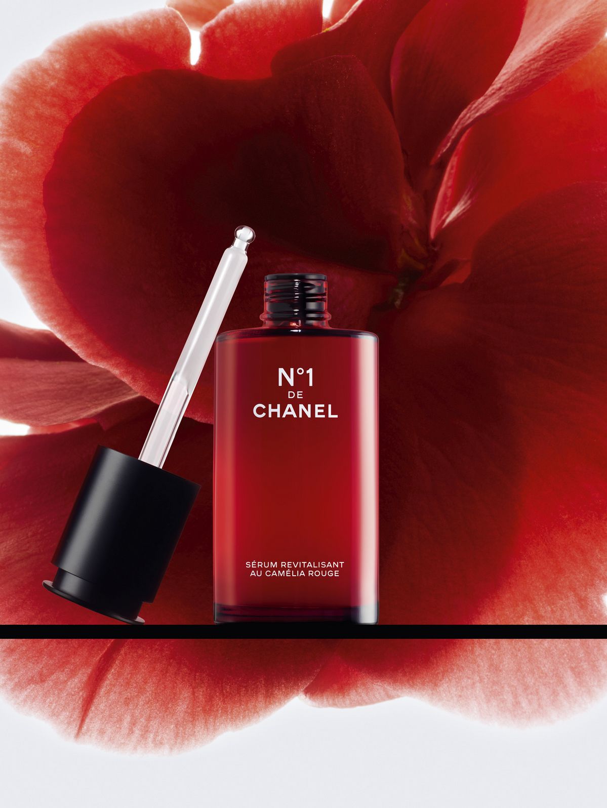 샤넬 N°1 DE CHANEL 레드 까멜리아 세럼 100ml 28만6천원, 50ml 22만원