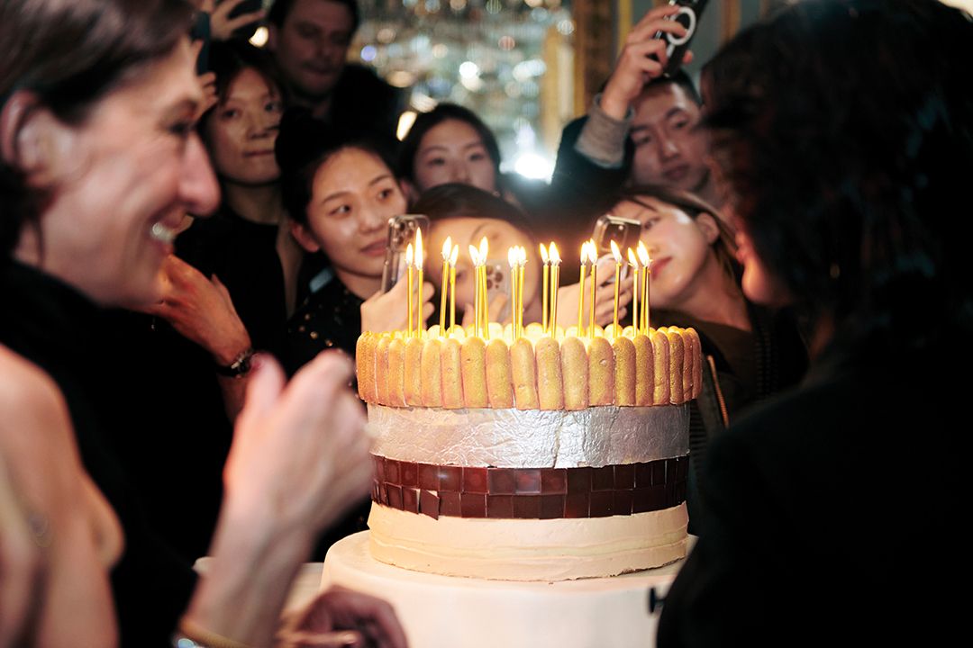 콰트로 모티프 생일 케이크.