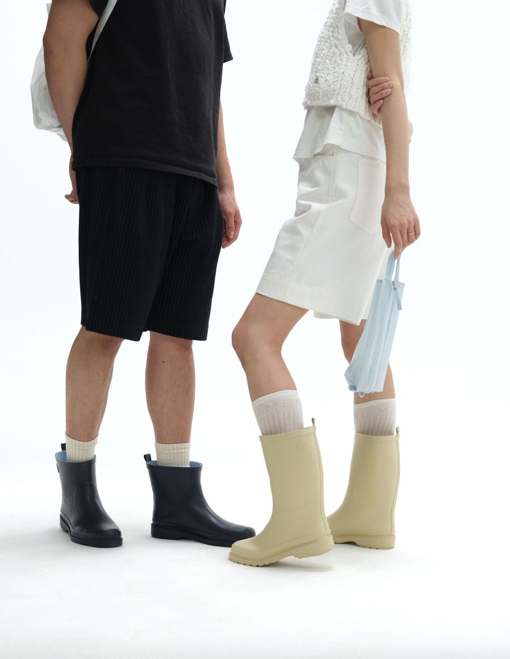 (왼) Short Rubber Boots 잉크 컬러, (오) Mid Rubber Boots 버터 컬러