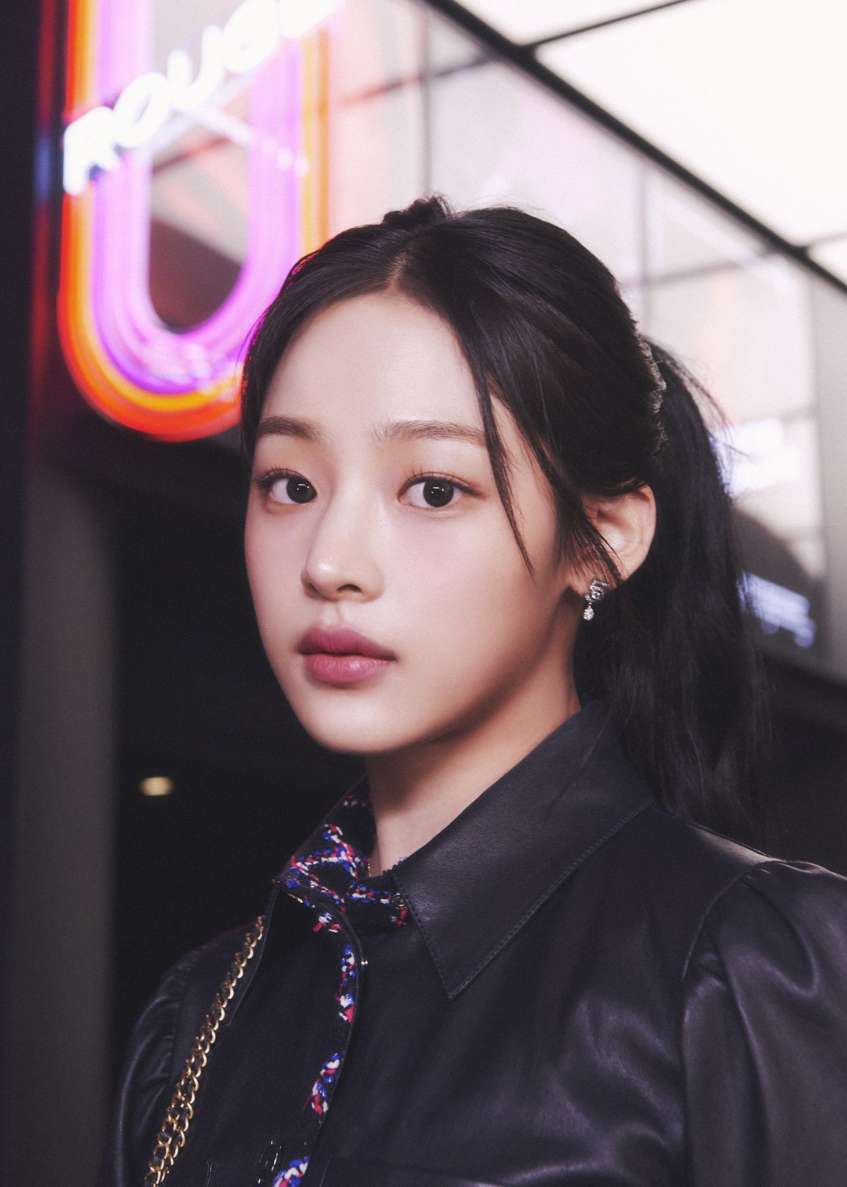  샤넬 루쥬 알뤼르 팝업 오프닝 행사에 참석한 샤넬 앰버서더 뉴진스 민지. 