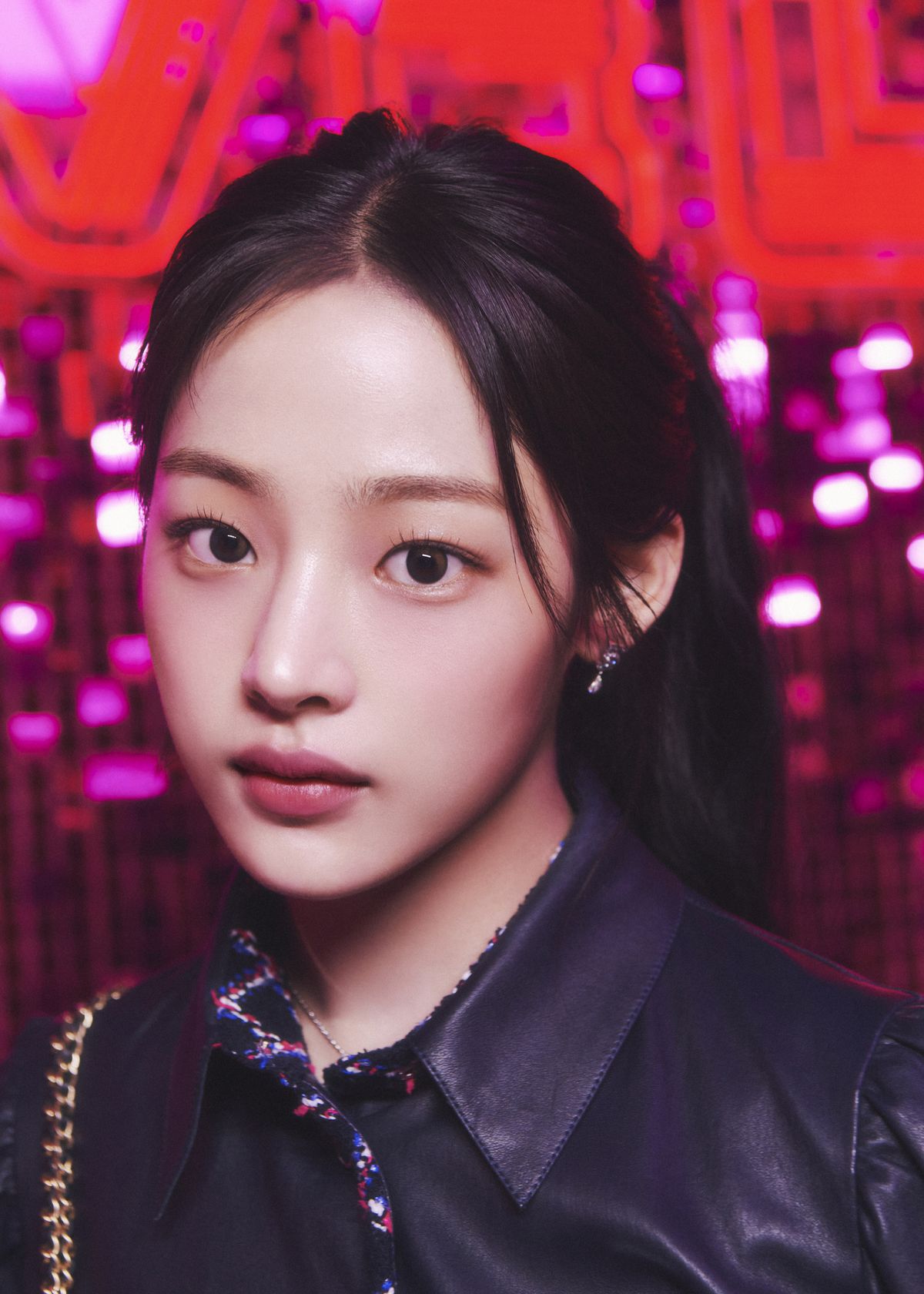  샤넬 루쥬 알뤼르 팝업 오프닝 행사에 참석한 샤넬 앰버서더 뉴진스 민지. 