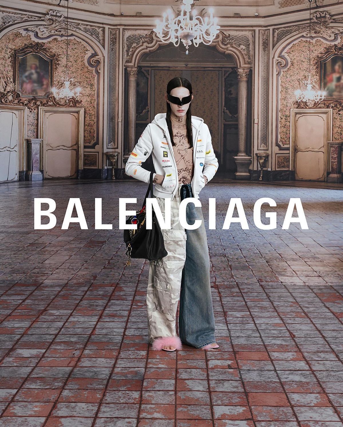 사진/ BALENCIAGA 홈페이지