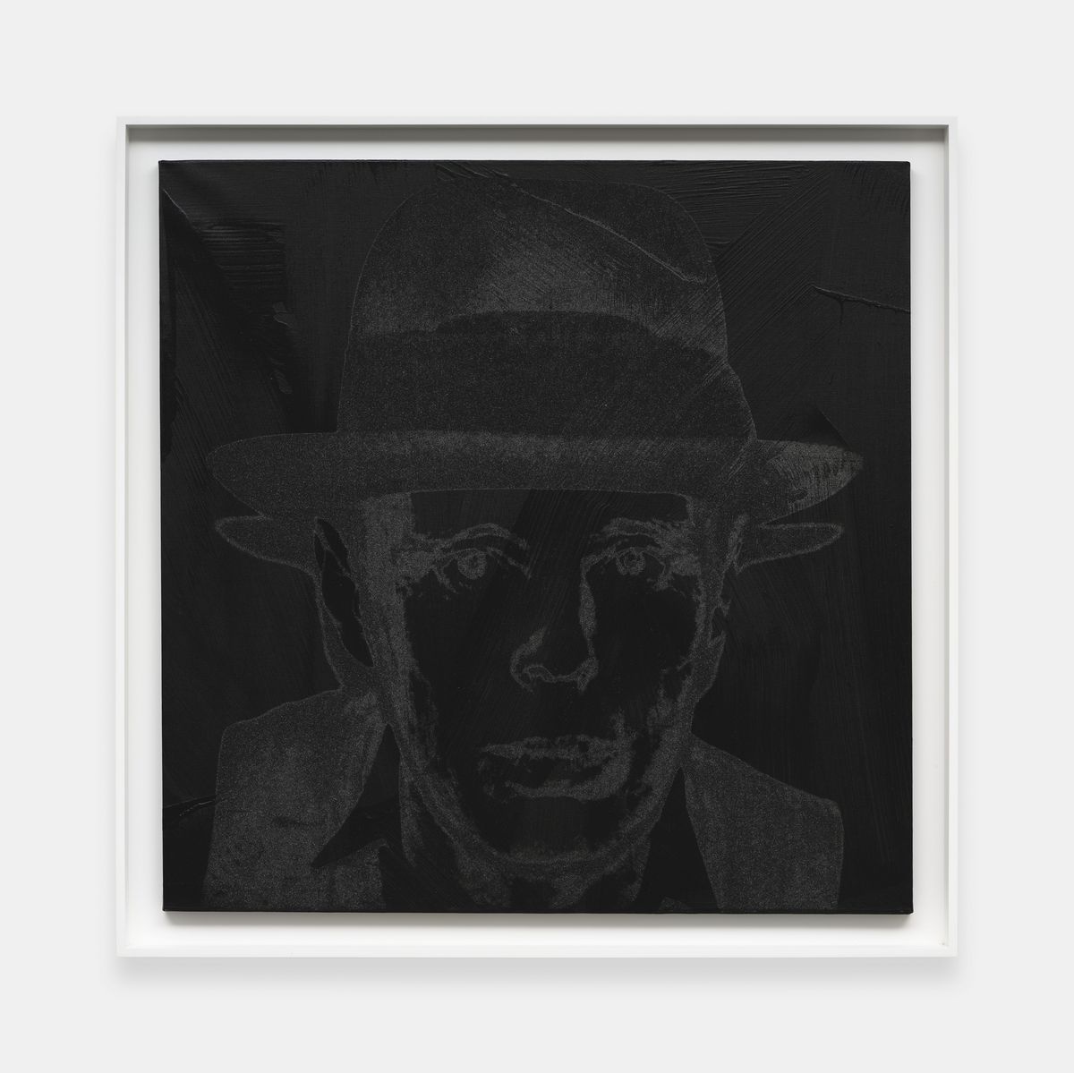Joseph Beuys 1980 린넨에 아크릴과 다이아몬드 가루, 잉크 실크 스크린 101.6 x 101.6 cm (40 x 40 in)