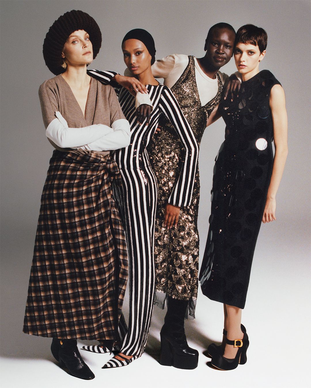(왼쪽부터) 스탐이 착용한 2006 F/W, 아브디가 착용한 2013 S/S, 웩이 착용한 2002 F/W, 셰르징거가 착용한 2024 S/S 컬렉션은 모두 Marc Jacobs.
