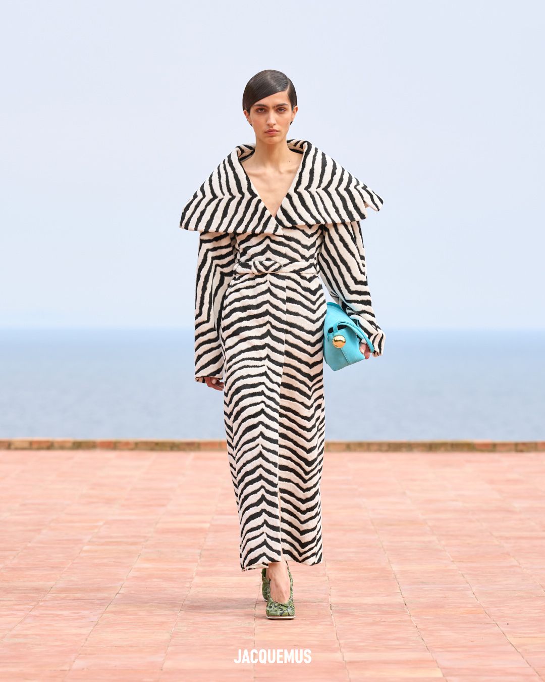 LOOK 22