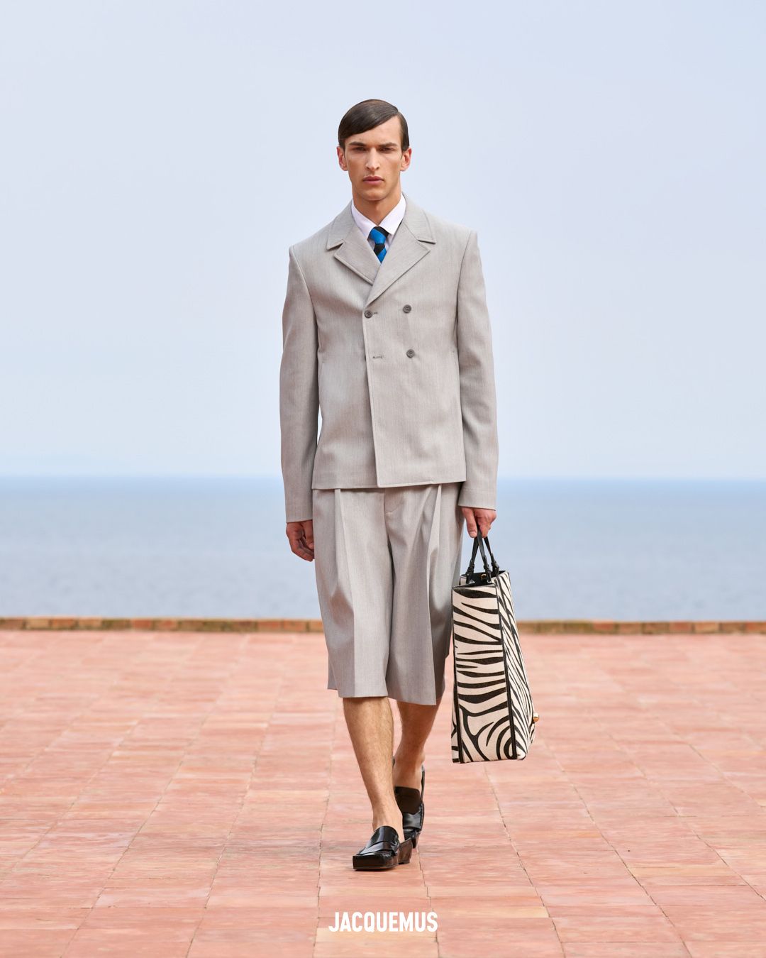 LOOK 39