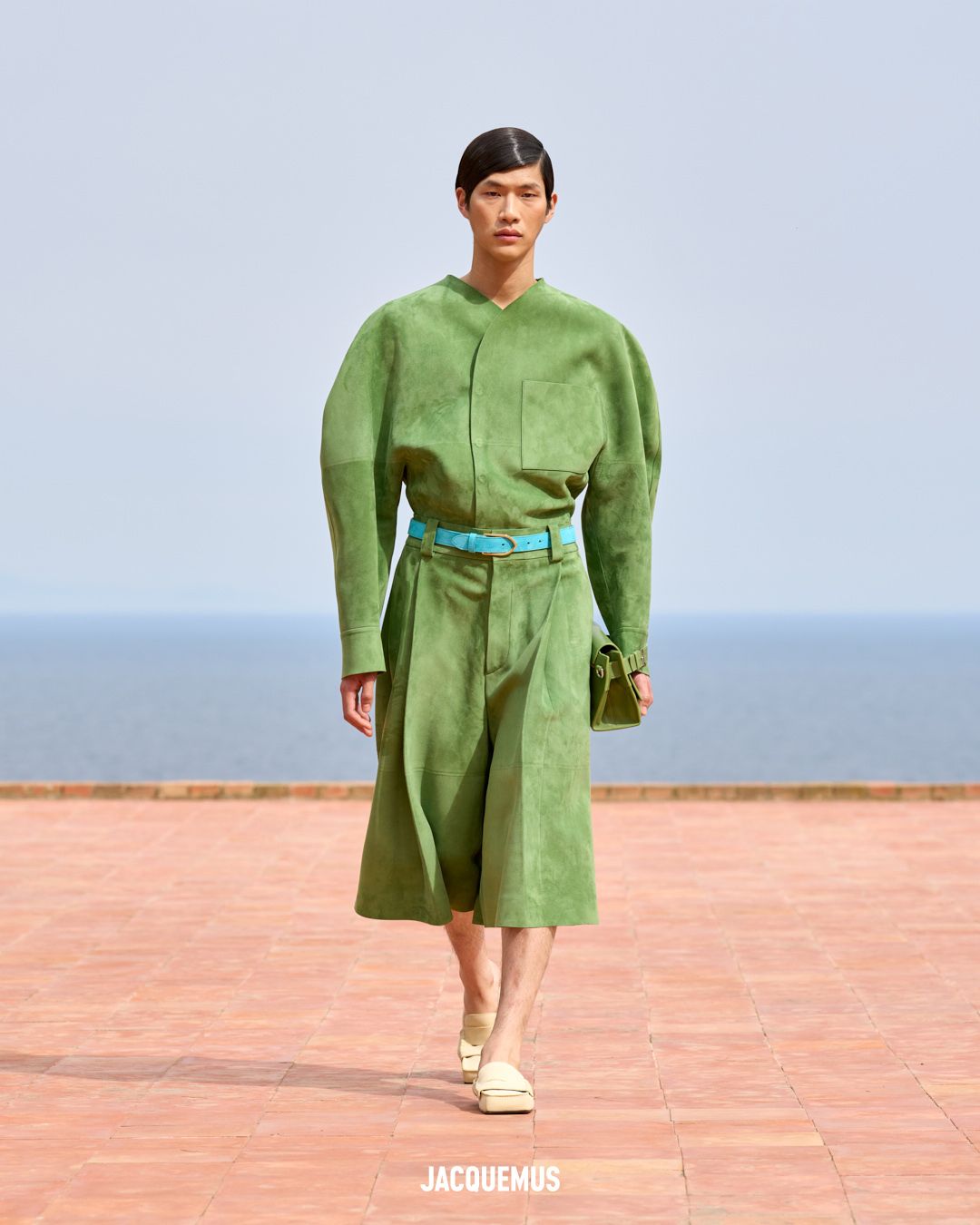 LOOK 23