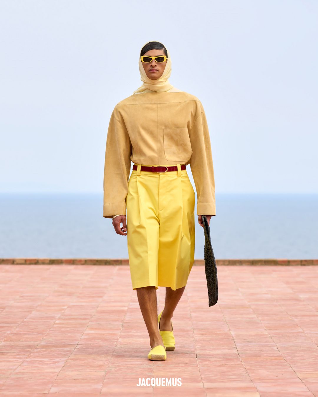 LOOK 32