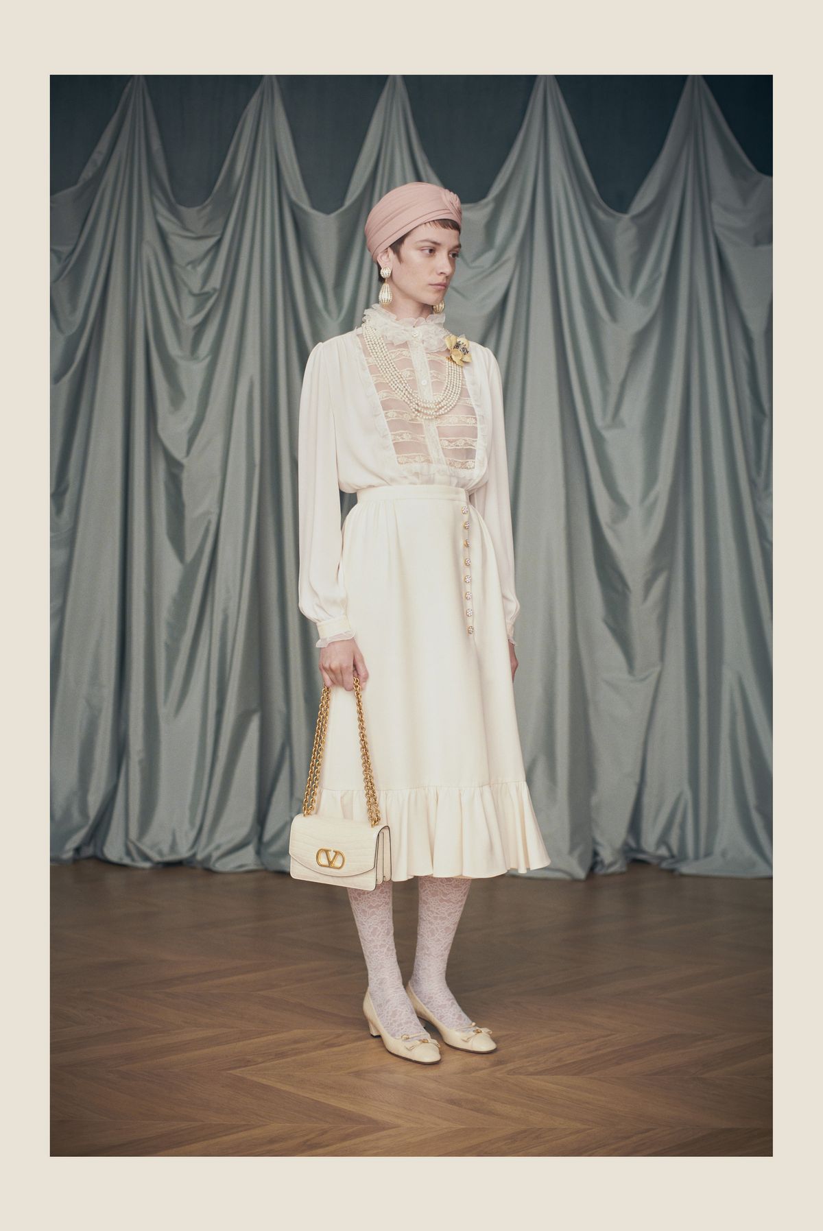 LOOK 24