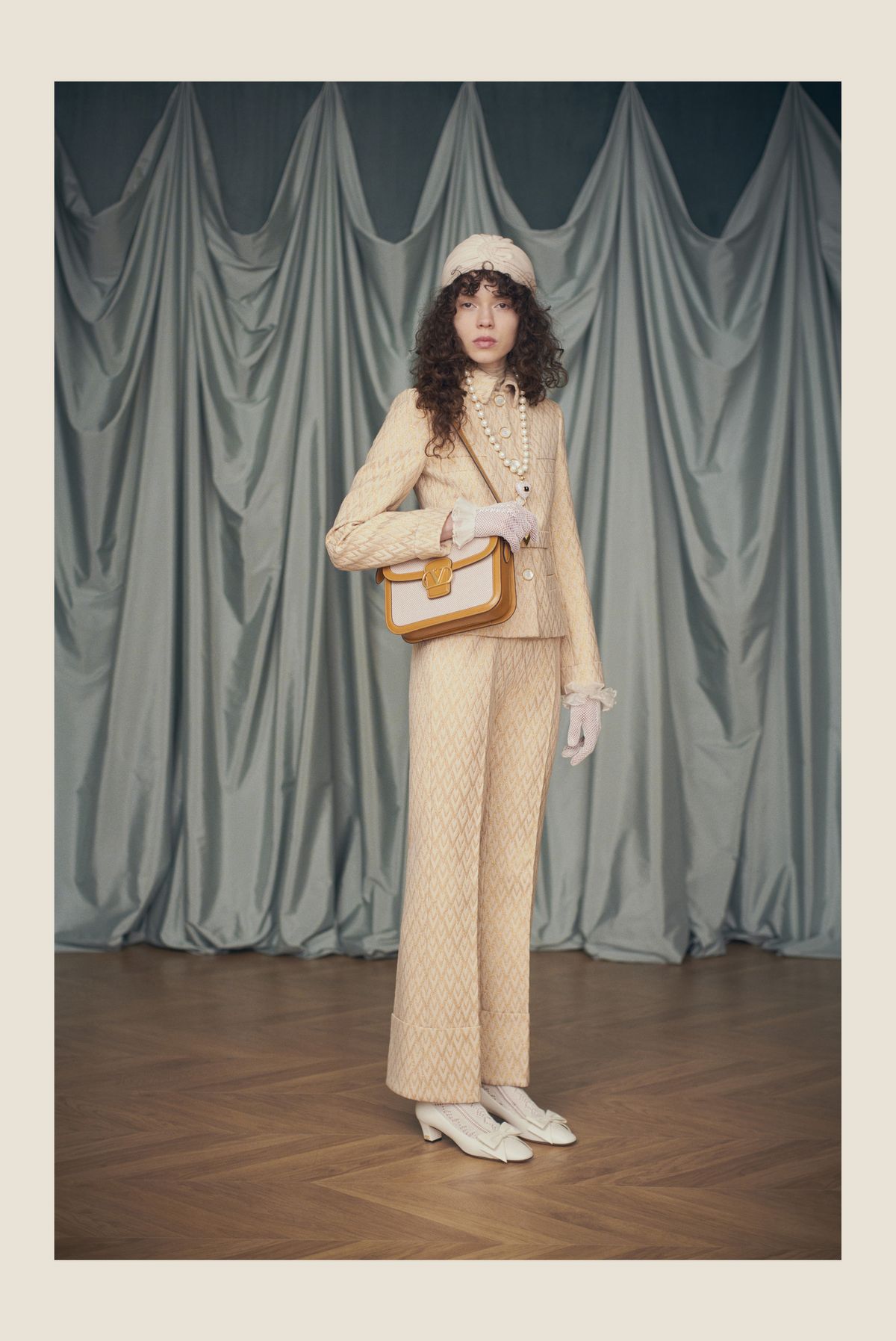 LOOK 49