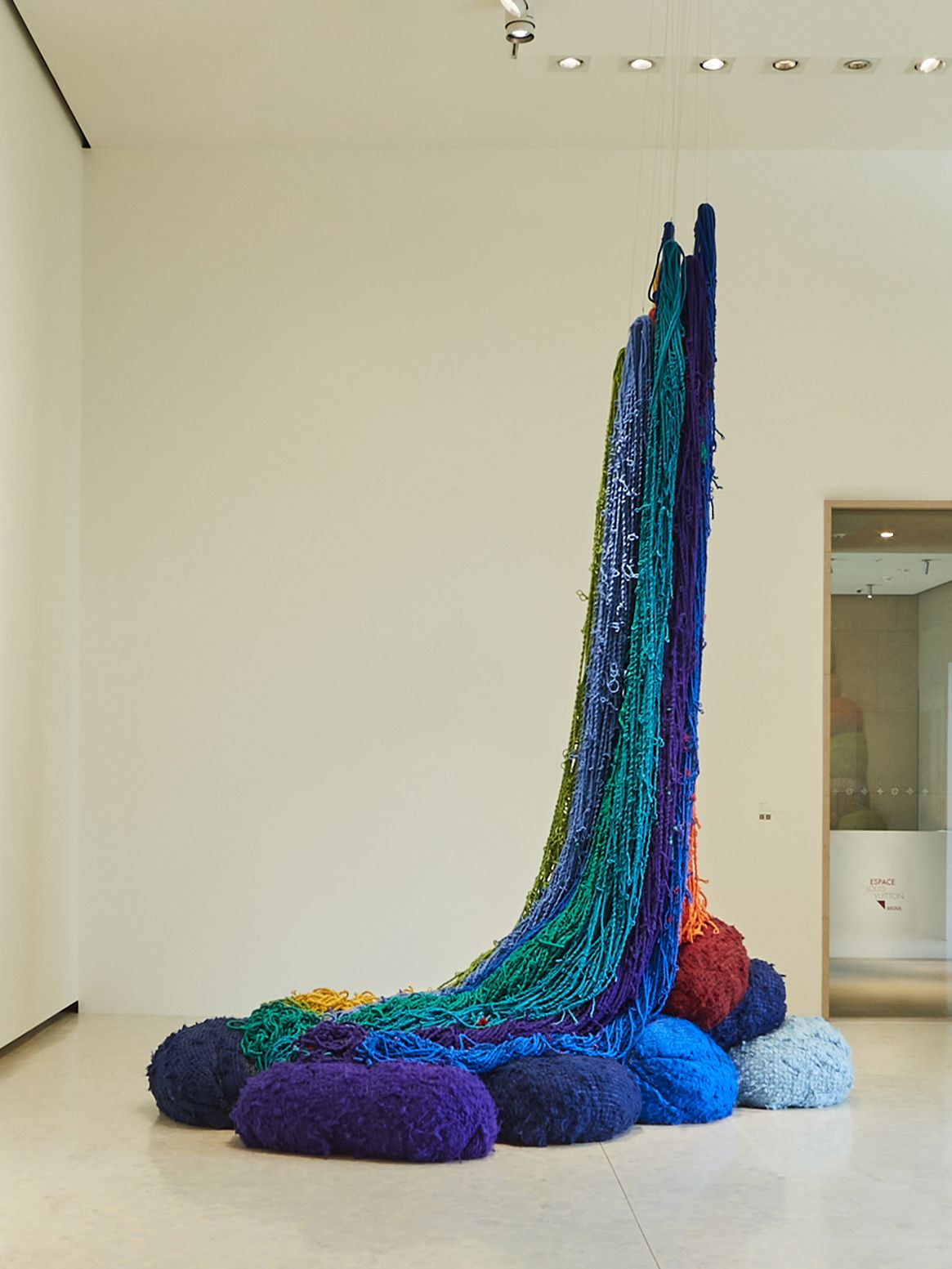 © Sheila Hicks / Adagp, 2024 Photo credits: © Kwa Yong Lee / Louis Vuitton