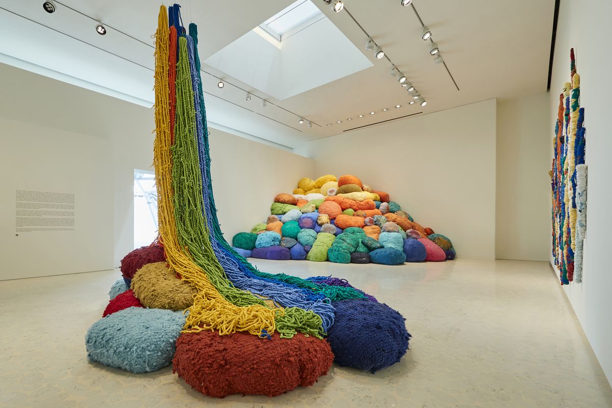 © Sheila Hicks / Adagp, 2024 Photo credits: © Kwa Yong Lee / Louis Vuitton