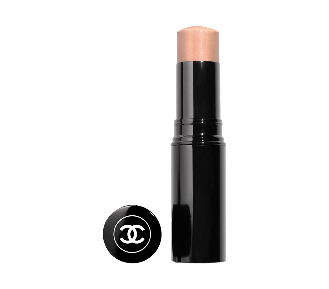 Chanel 바움 에쌍씨엘 글로우 스틱, 문라이트 키스 6만1천원.