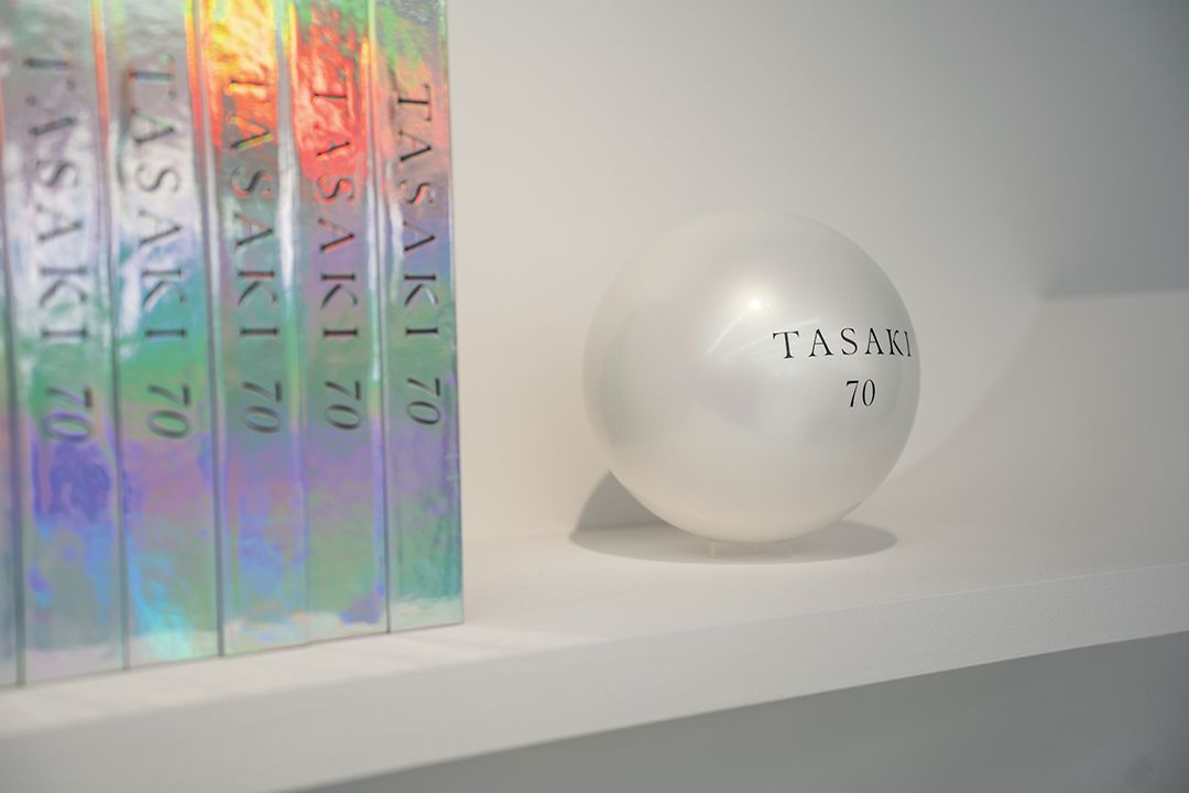 타사키 70년의 여정을 담은 <Tasaki: Balance>.