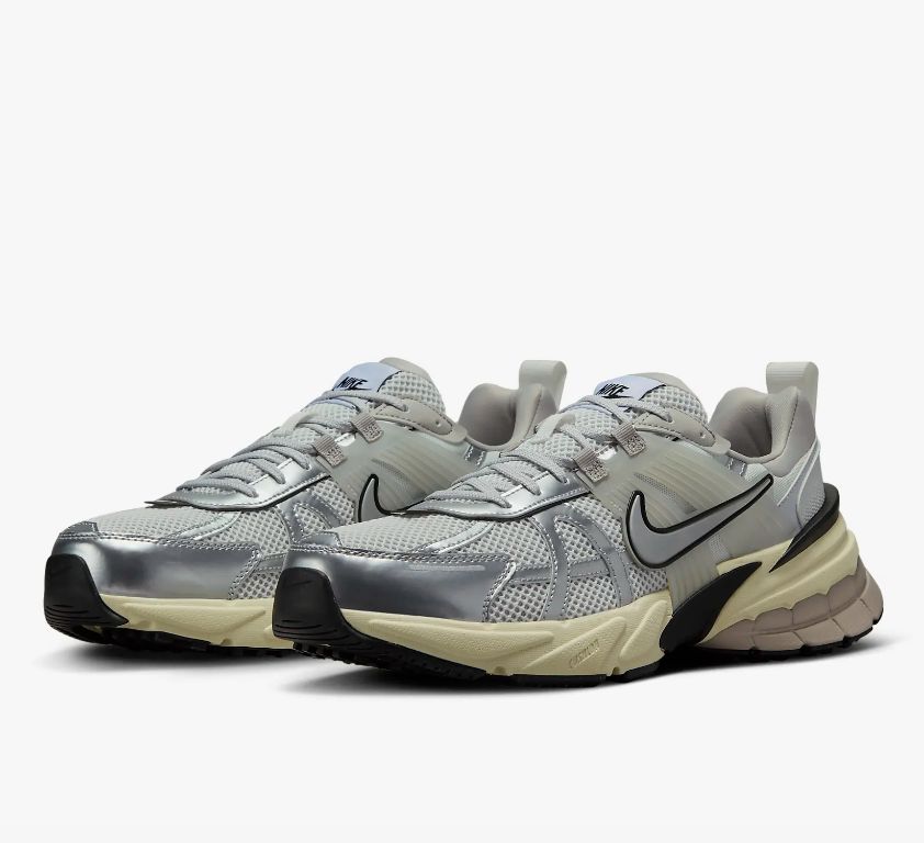 NIKE V2K런, 13만 9천원.