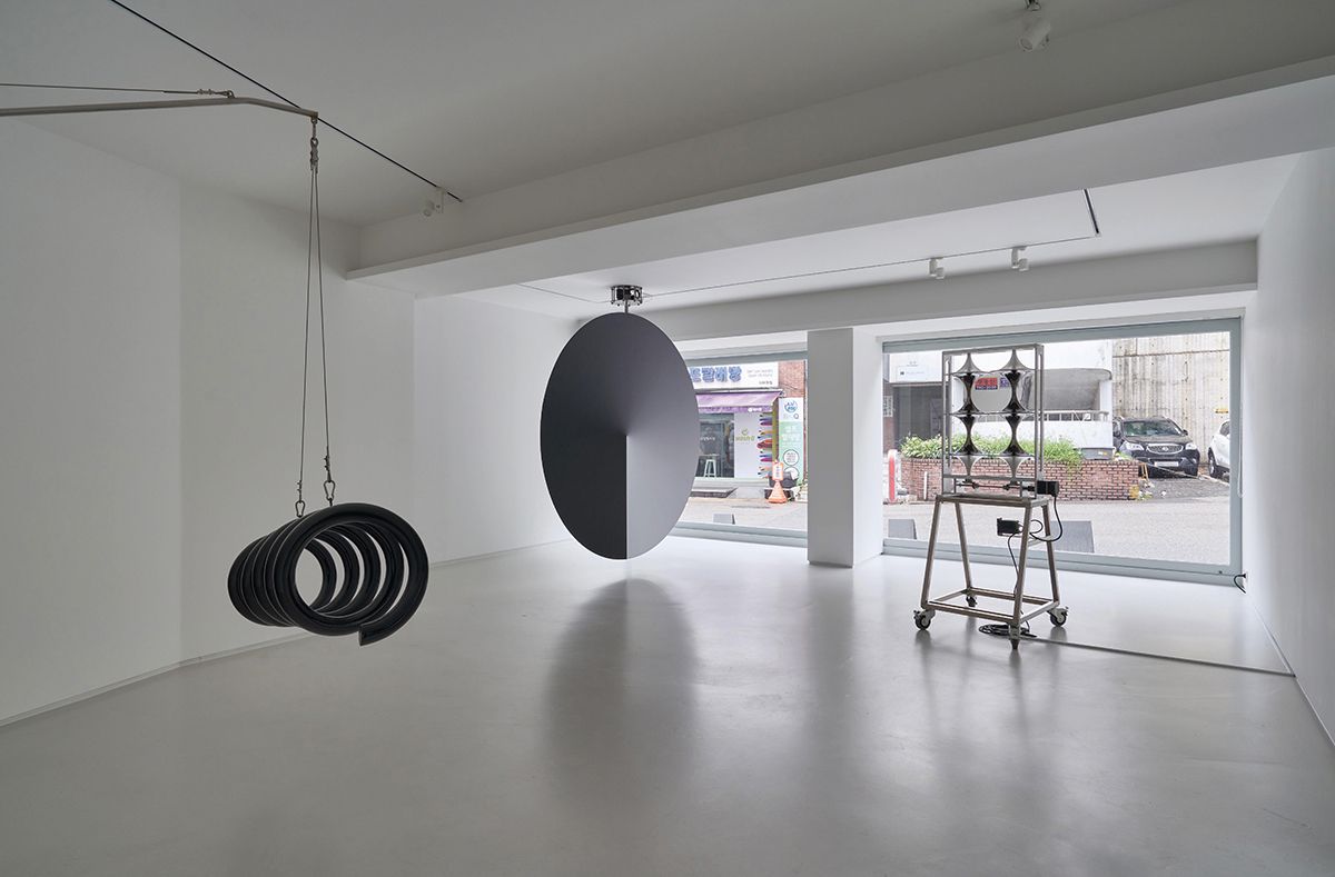 Installation view of «Super Segment», Whistle, 2024. Photo: Ian Yang. ⓒ Jung Sungyoon and Whistle