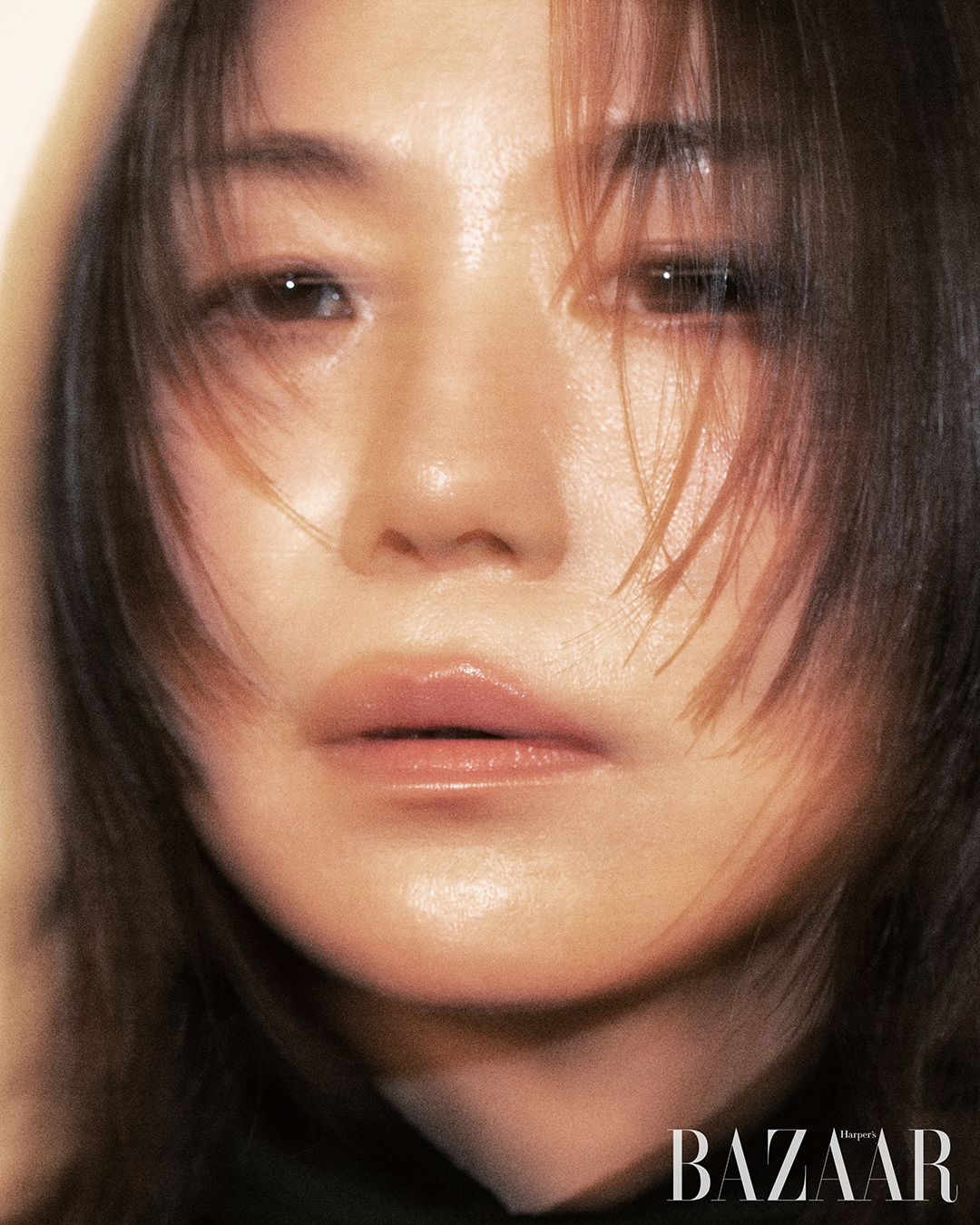 케이프 코트는 Ermanno Scervino.