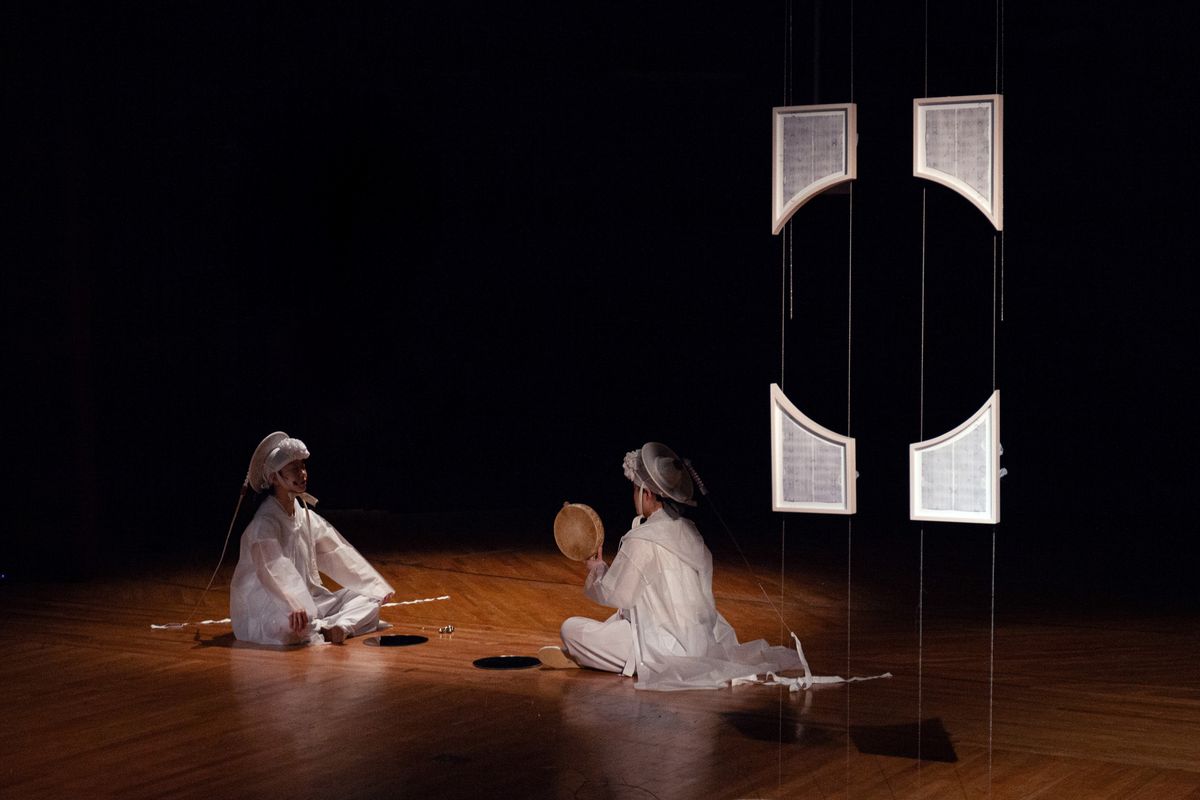 , Jesse Chun with Yeonhee (Kim Hyangsooree, Ahn Yoohee), Image courtesy of the artist and Art Sonje Center.