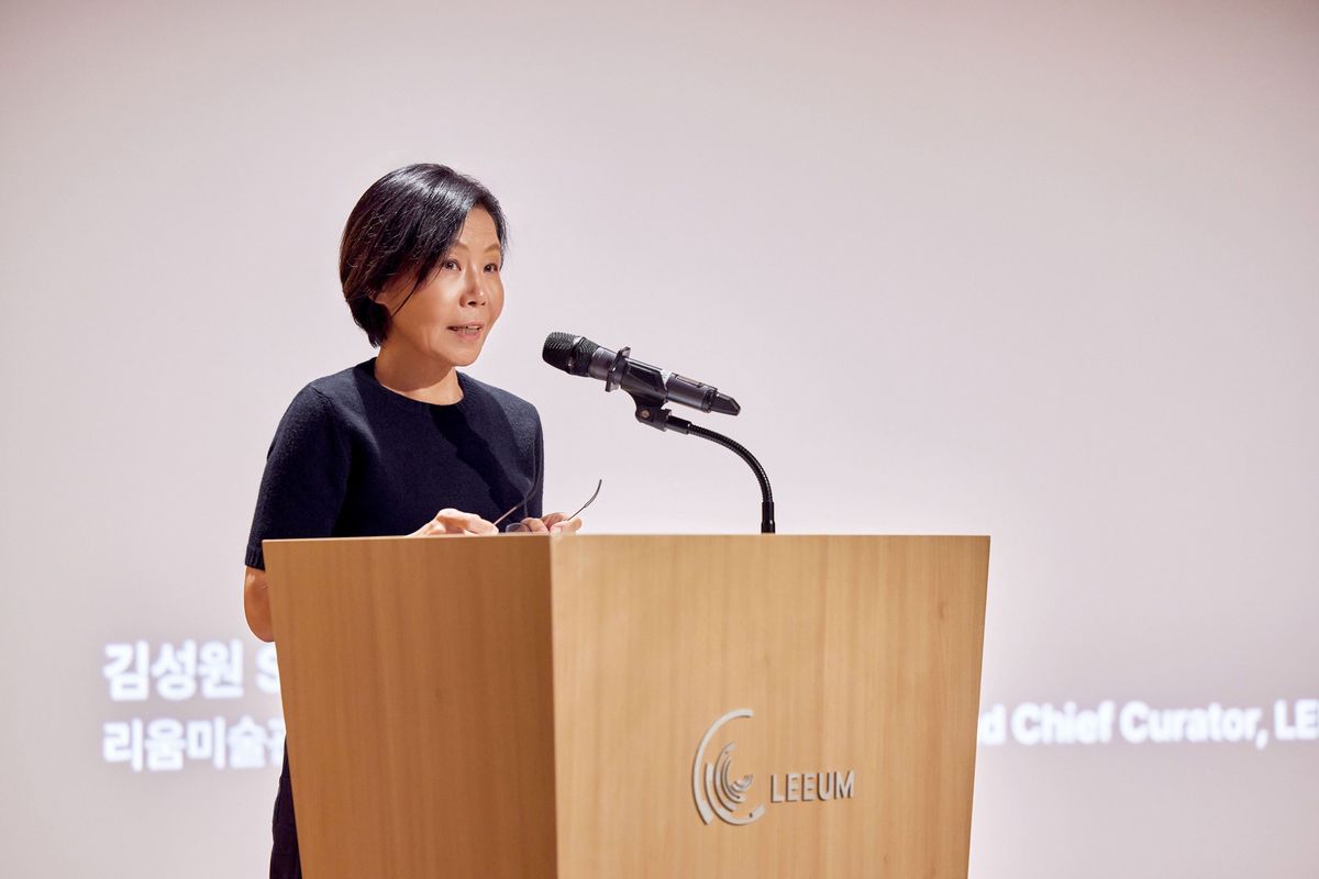 포럼에서 환영 연사를 전하고 있는 리움미술관 김성원 부관장