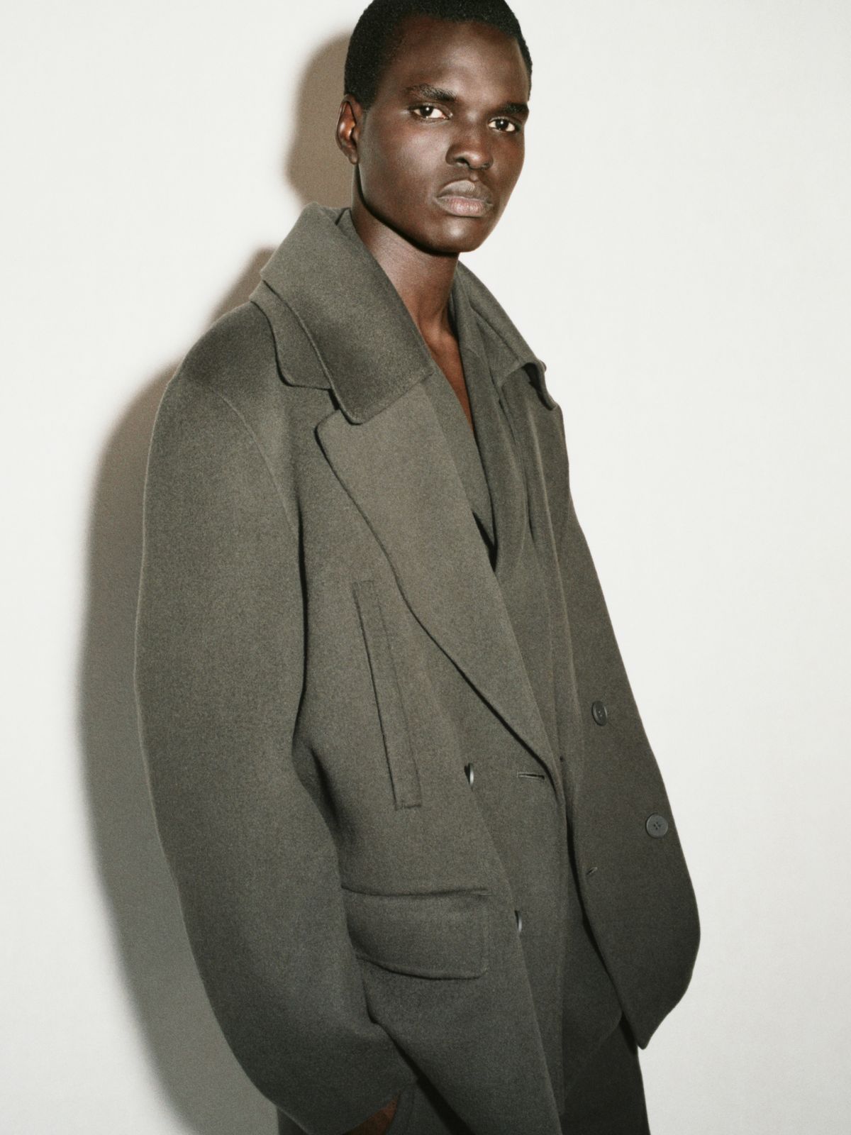 COS AW24 아틀리에 컬렉션