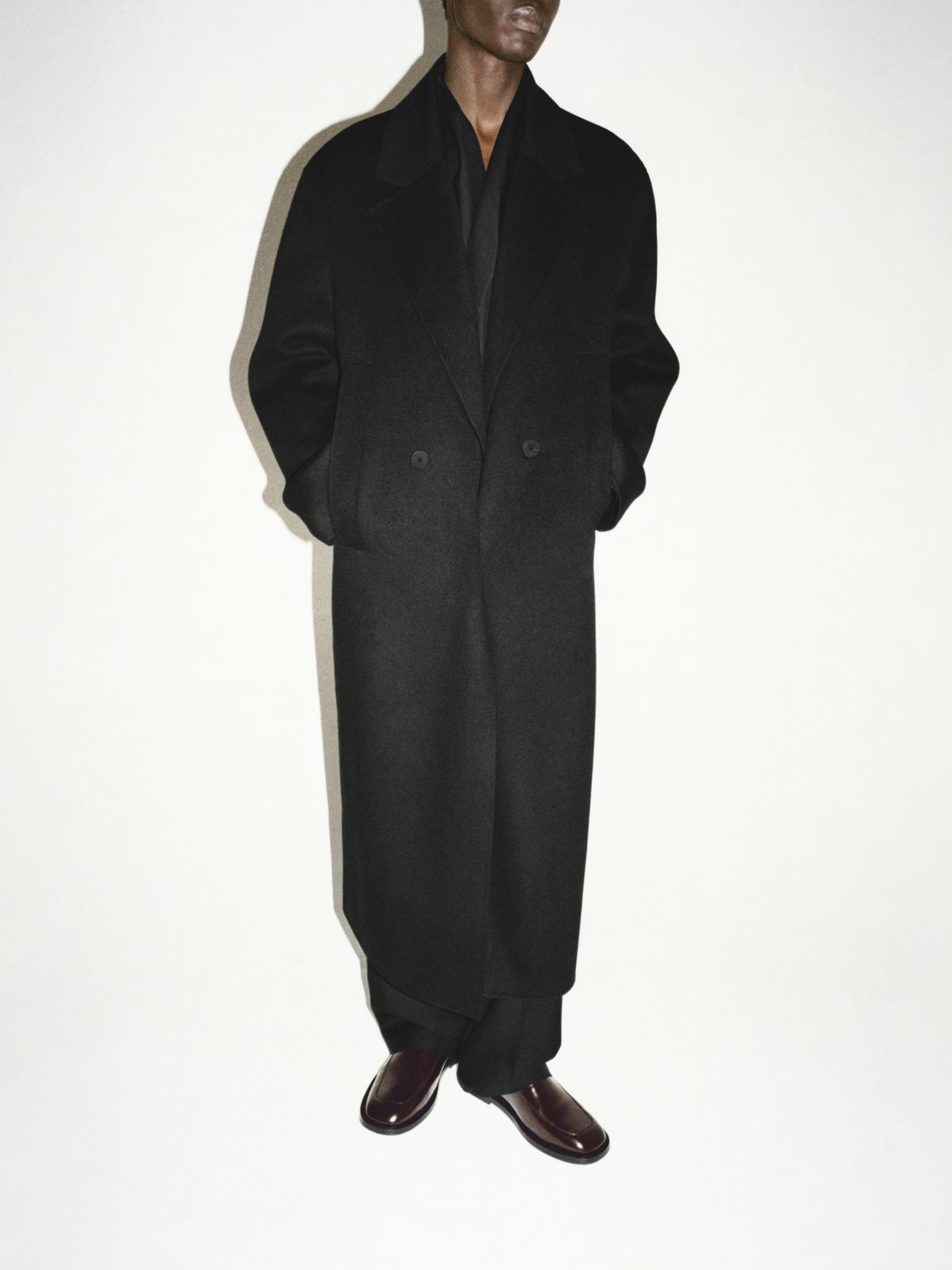 COS AW24 아틀리에 컬렉션