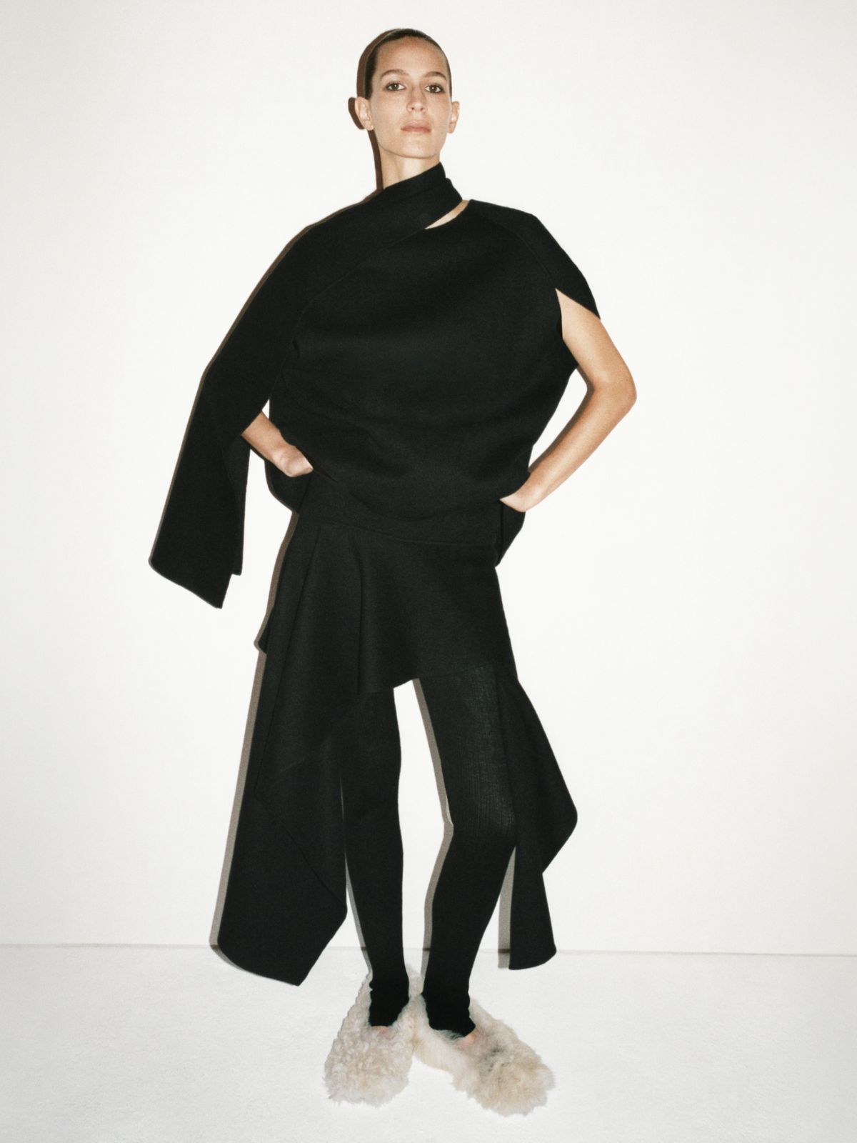 COS AW24 아틀리에 컬렉션