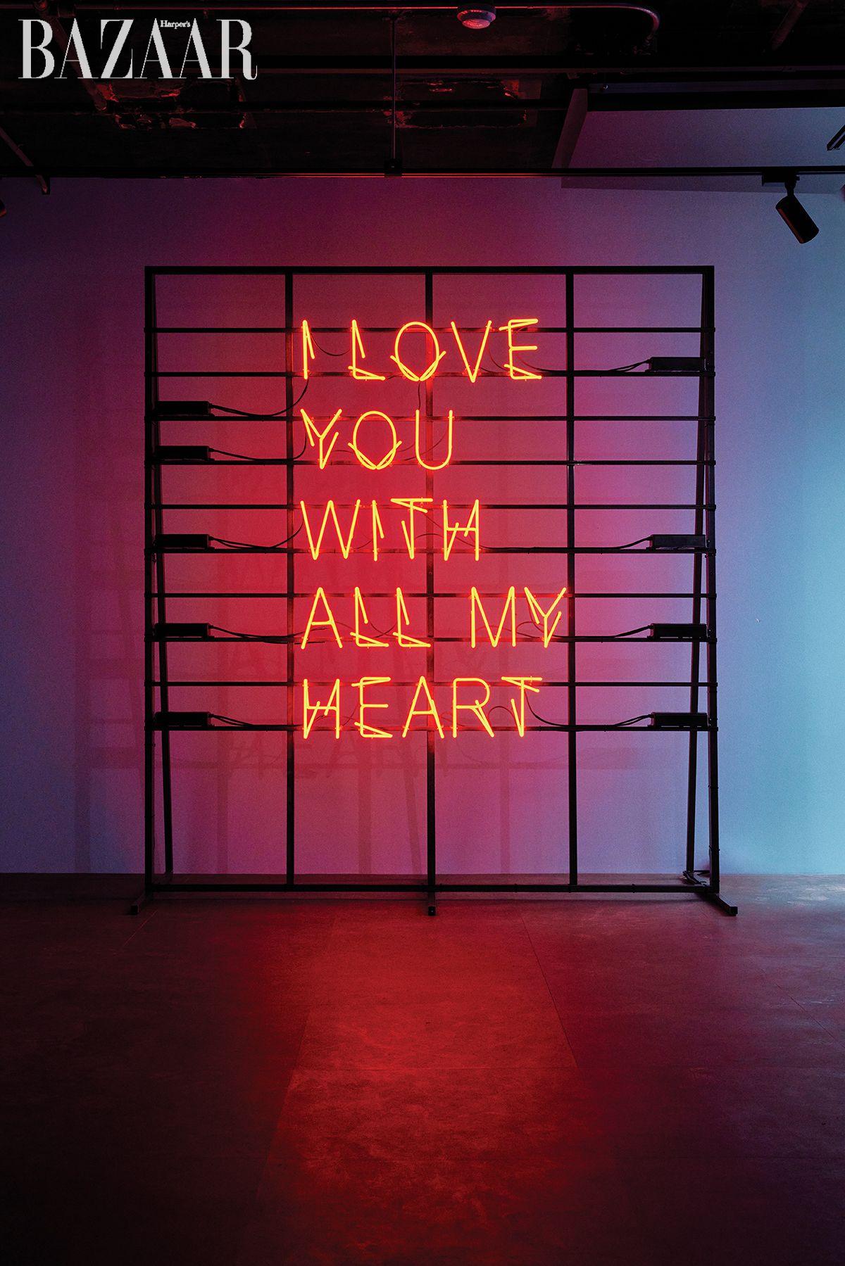 이정, , 2024, Neon, steel structure, transformers, high voltage cables etc, 198(W)x223(H)x80(D)cm.