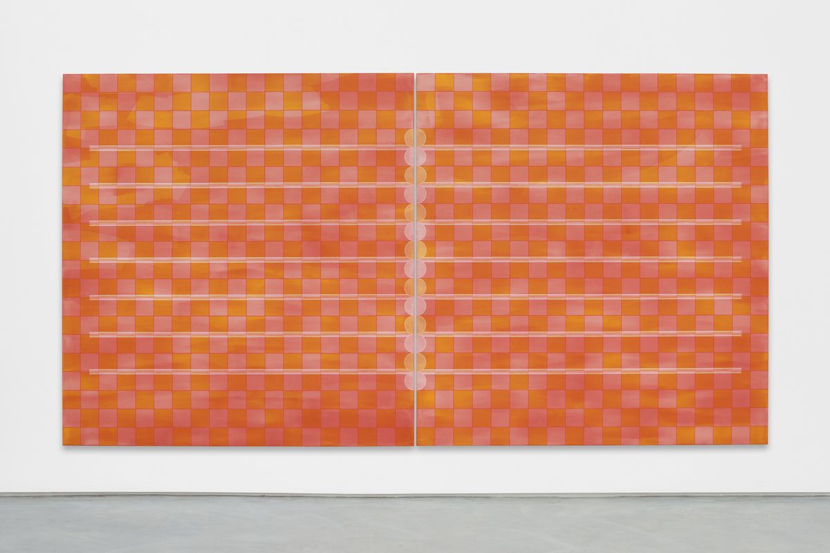 한나 허, 〈Angel ii〉, 2023, 판넬 위 캔버스에 색연필, 플래시, 안료, 203.2 x 387.4cm (80 x 152.5 inch). Courtesy the artist; Kristina Kite, Los Angeles; and Dracula’s Revenge, New York, 사진: Paul Salveson