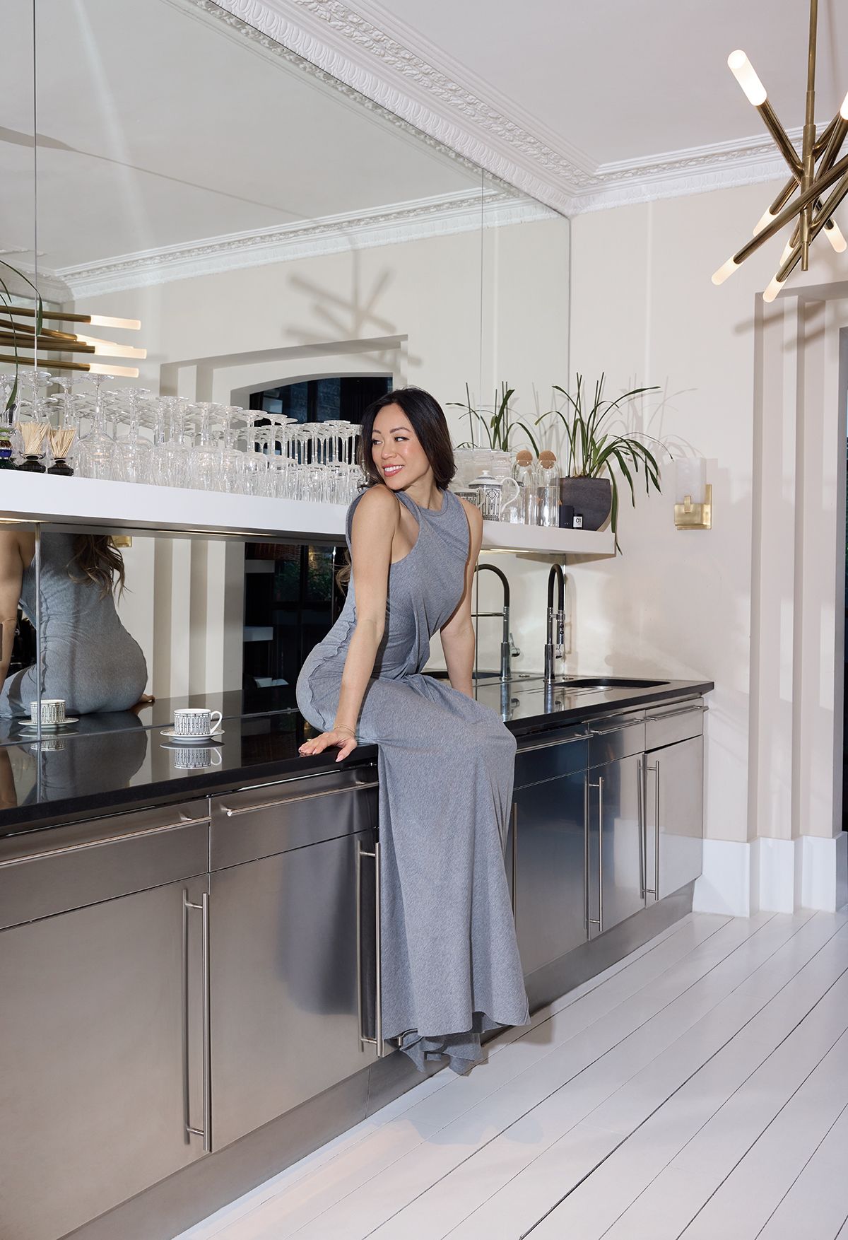  다라 황이 입은 드레스는 Victoria Beckham.