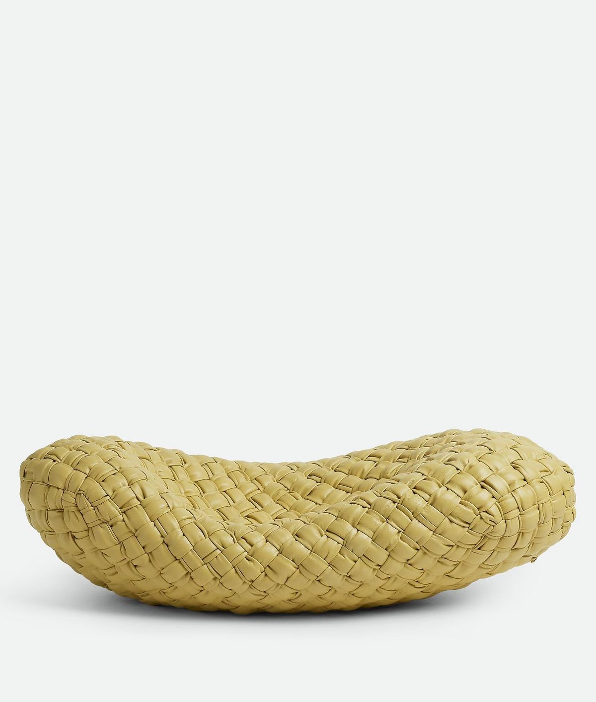 BOTTEGA VENETA 빅 바나나 트레이, 4백69만원.