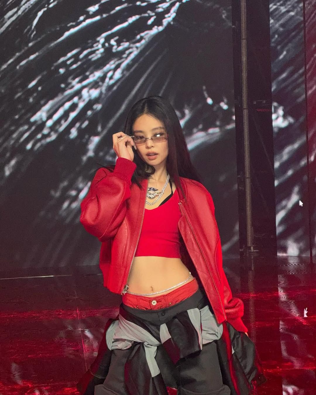 @jennierubyjane
