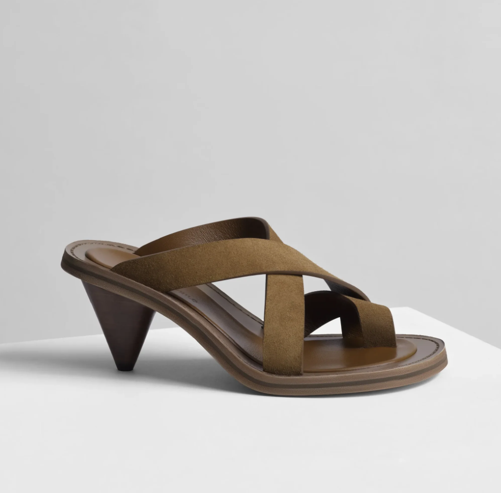 피비 파일로 STRAP SANDAL 139만 원