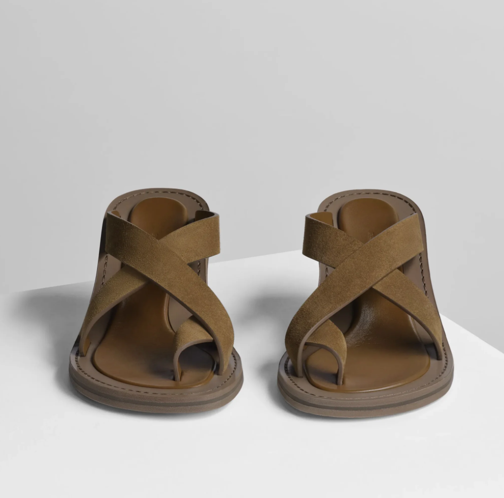 피비 파일로 STRAP SANDAL 139만 원