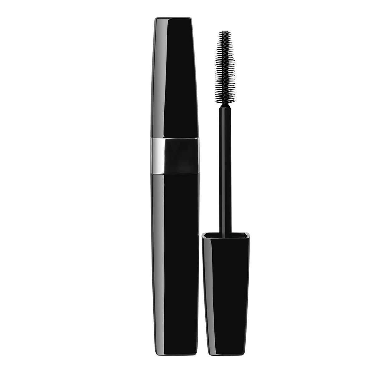 Chanel 이니미터블 엑스트렘 마스카라, 10 퓨어 블랙 5만7천원.