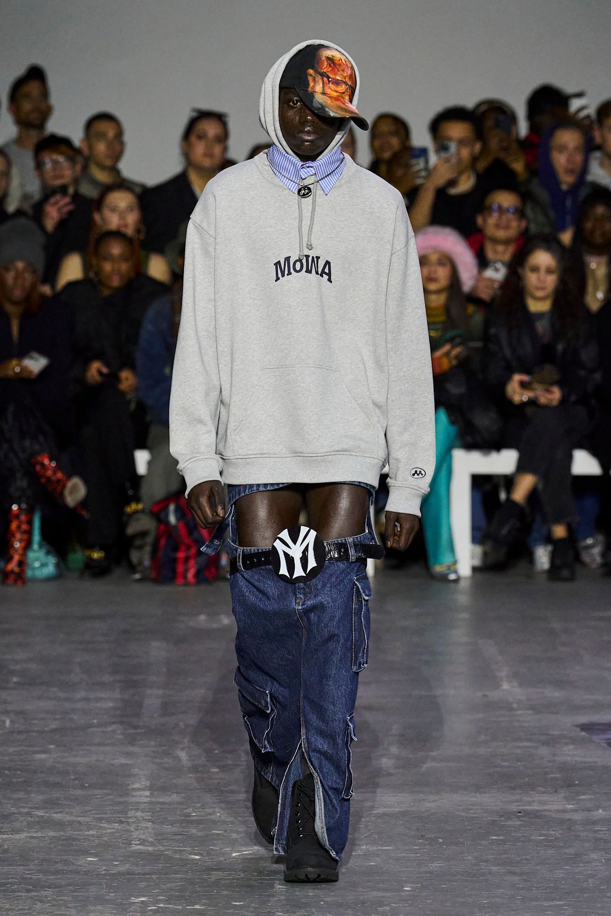 모와룰라 2023 F/W 컬렉션