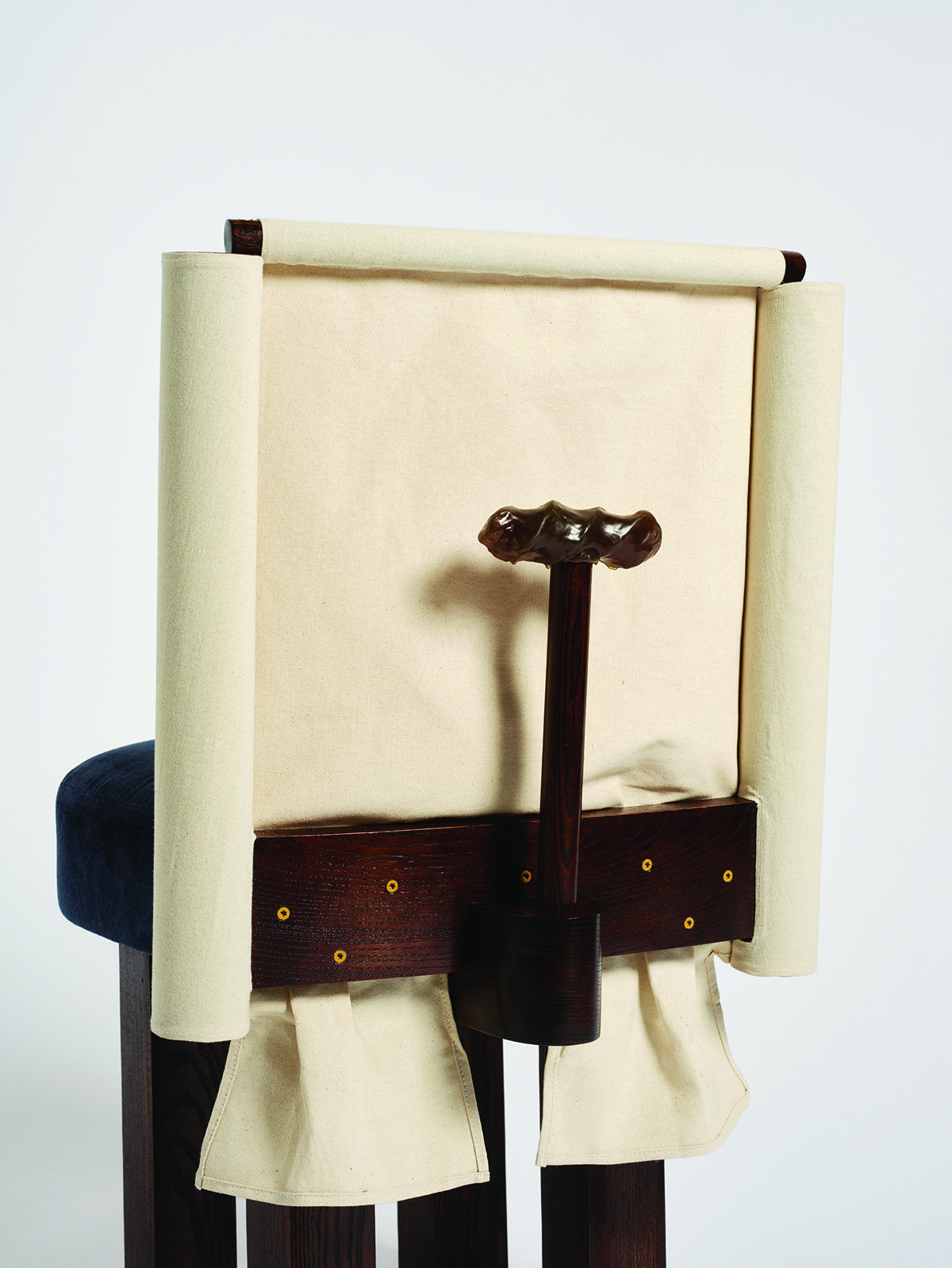 Kim Minjae, <Ruffled Chair>, 2025, Wood, lacquer, fabric, resin, 86.36x53.34x54.61cm.