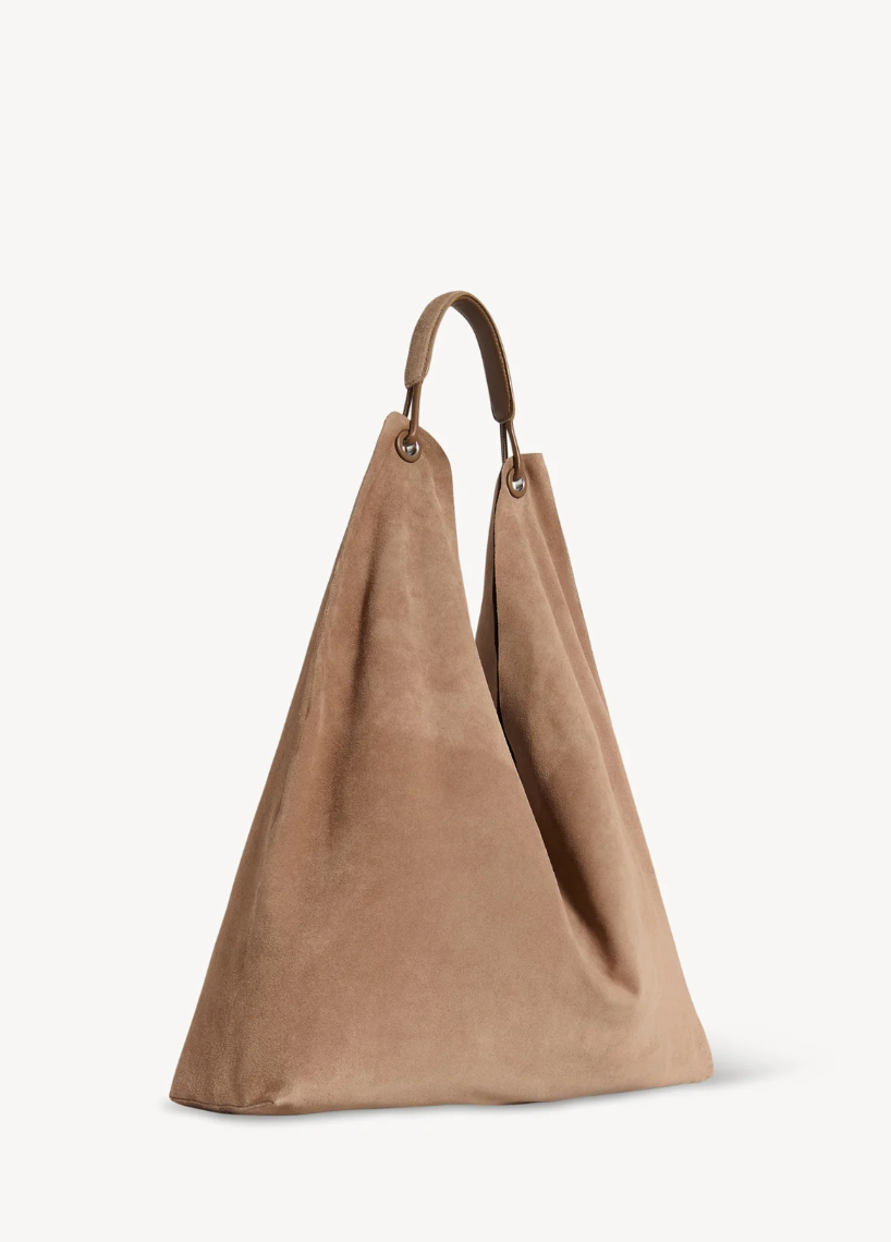 더 로우 Bindle Three 스웨이드 백 236만 원대