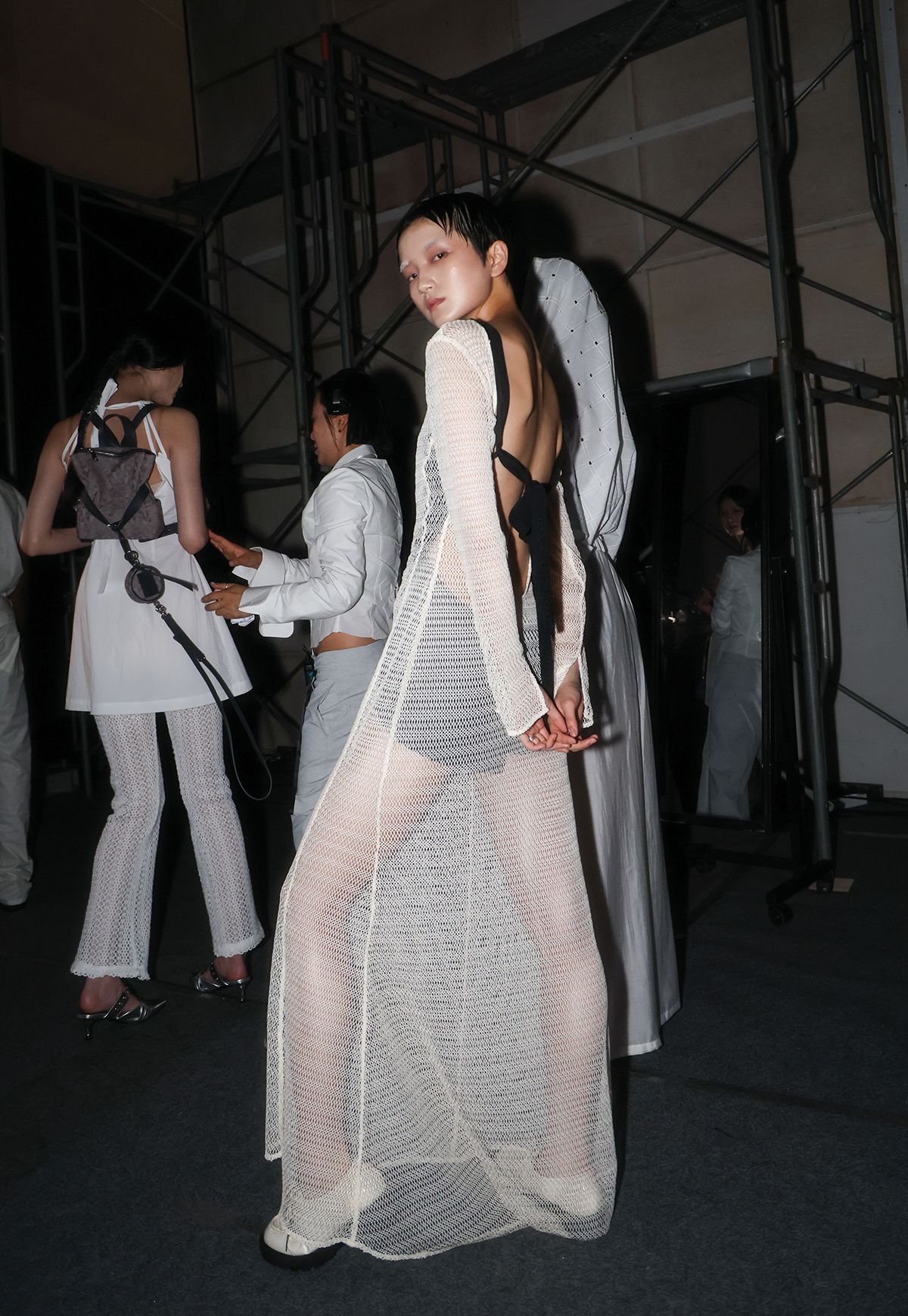 시이안 2026 S/S 런웨이 백스테이지.