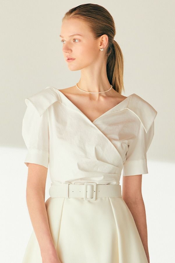 Bride and You ELLIE V-neck short sleeve blouse 19만8천원