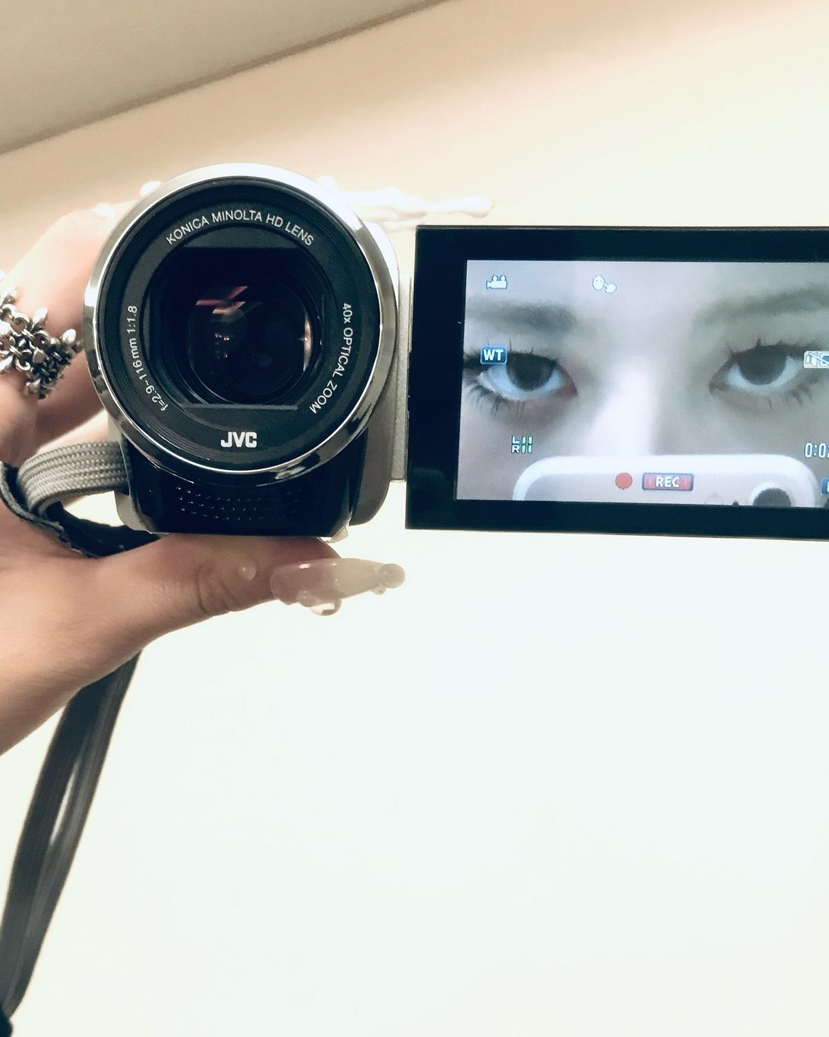 JVC 캠코더로 셀피 영상을 남기는 레이 @reinyourheart