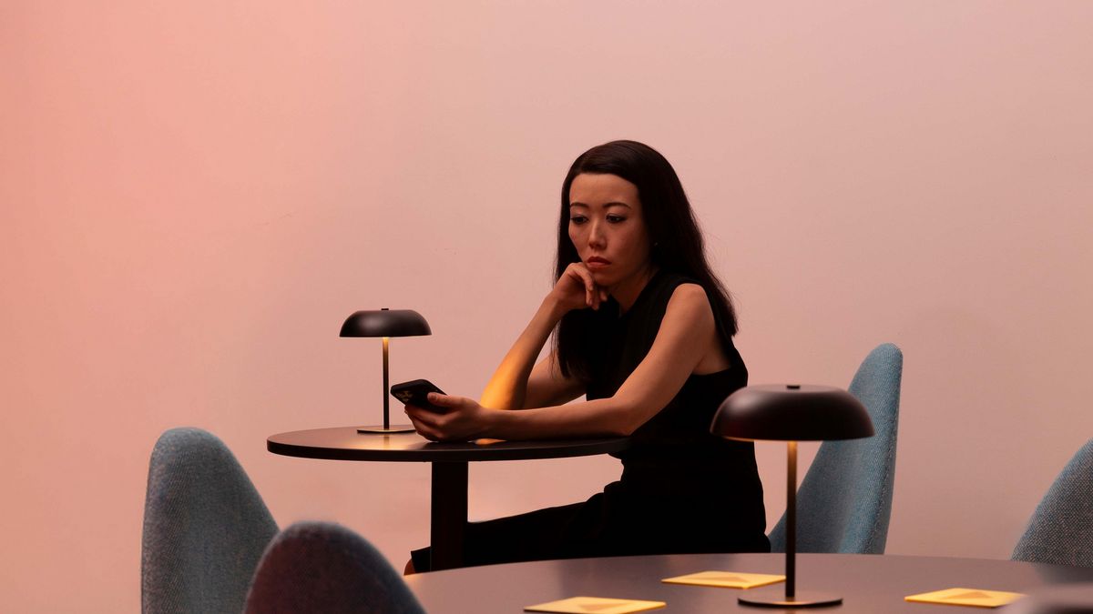 프라다 모드 런던 <The Audience>.