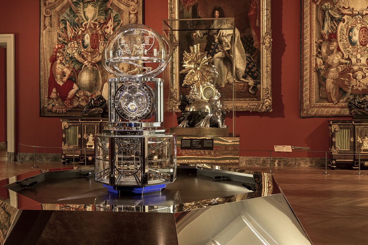 바쉐론 콘스탄틴 메종 설립 270주년을 기념하는 ‘라 꿰뜨 뒤 떵’이 루브르 박물관에 전시되었다.