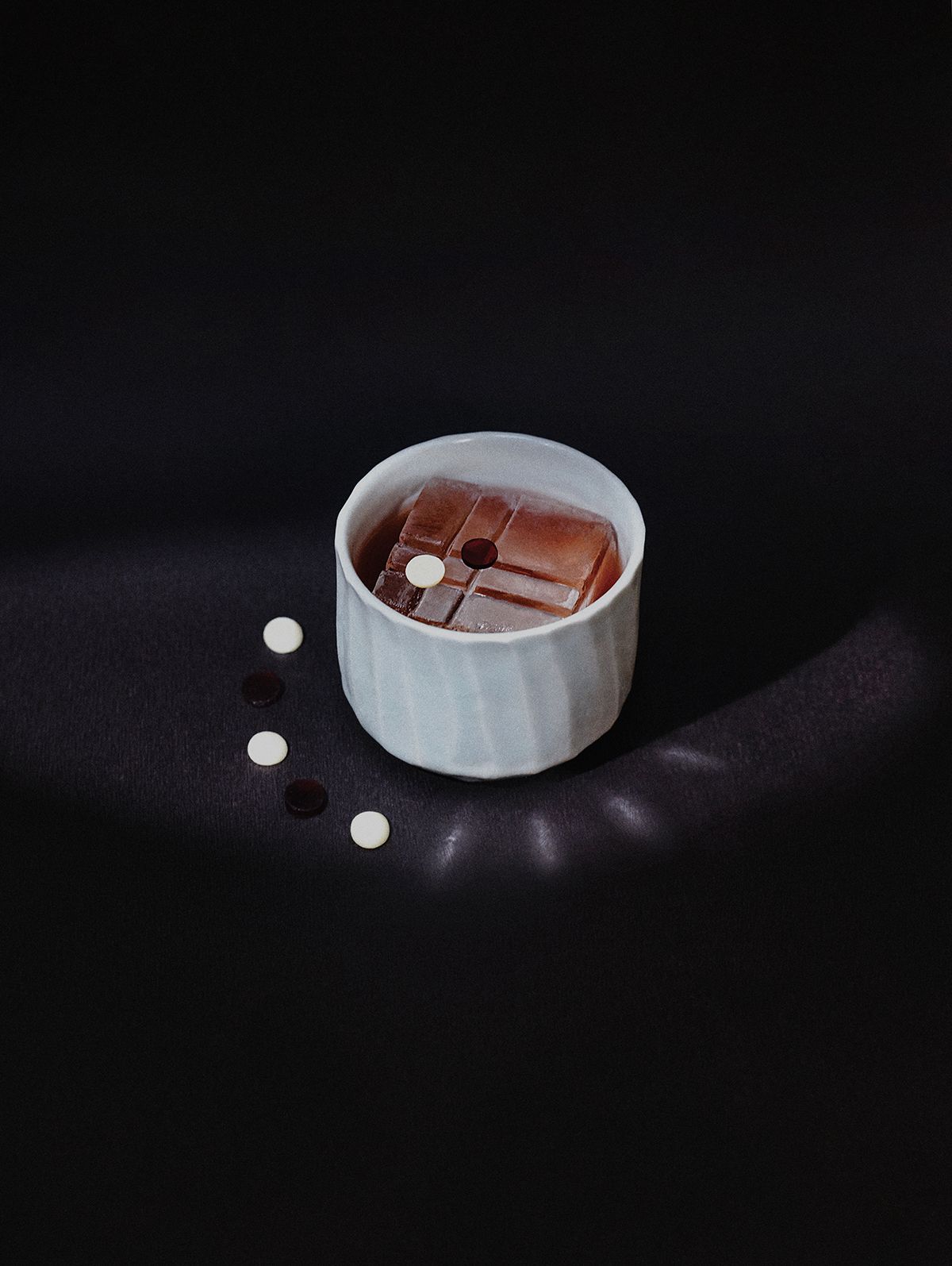 바둑에 영감받은 전라도 지역의 칵테일 ‘센돌’.